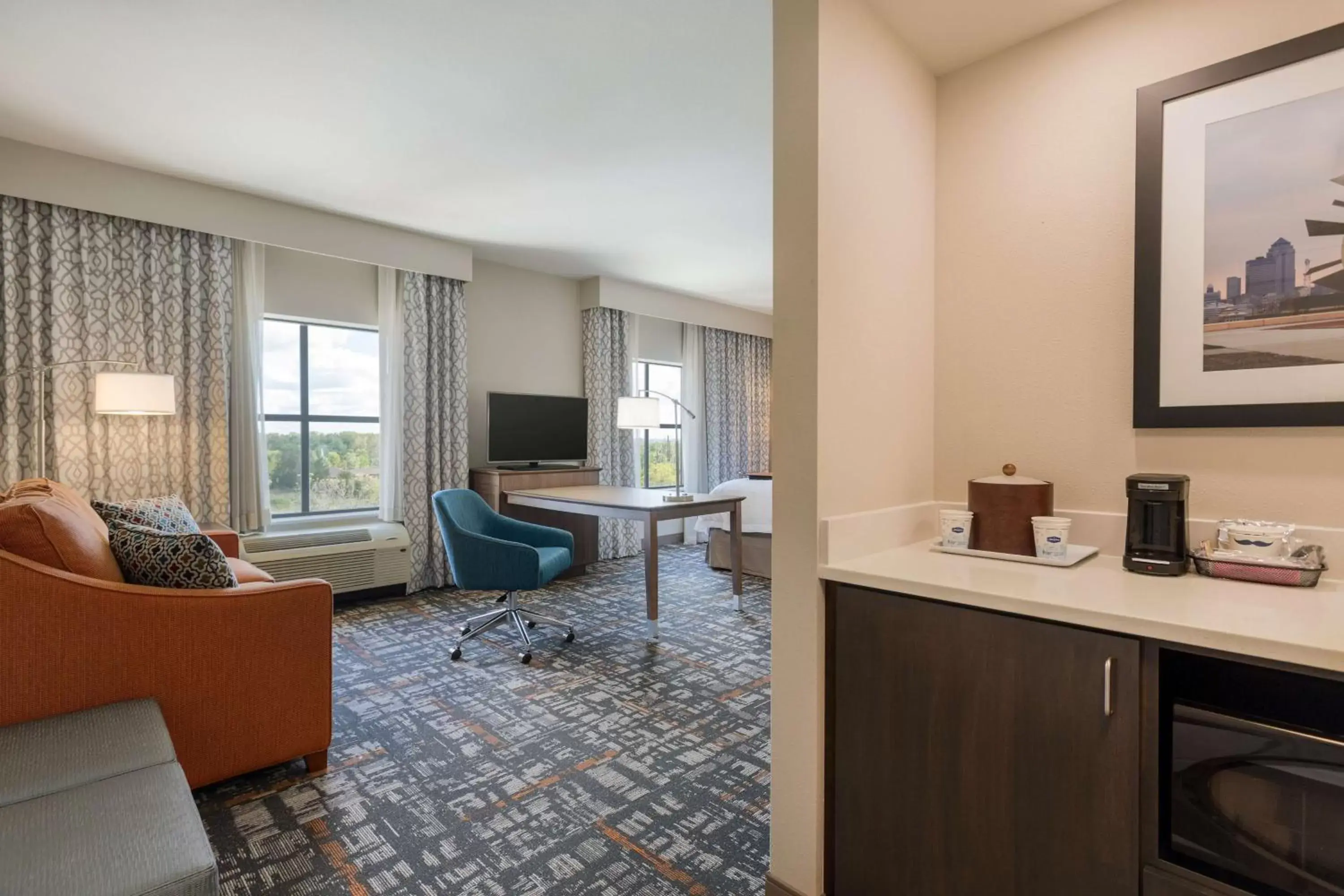 Living room, Seating Area in Hampton Inn & Suites West Des Moines Mill Civic