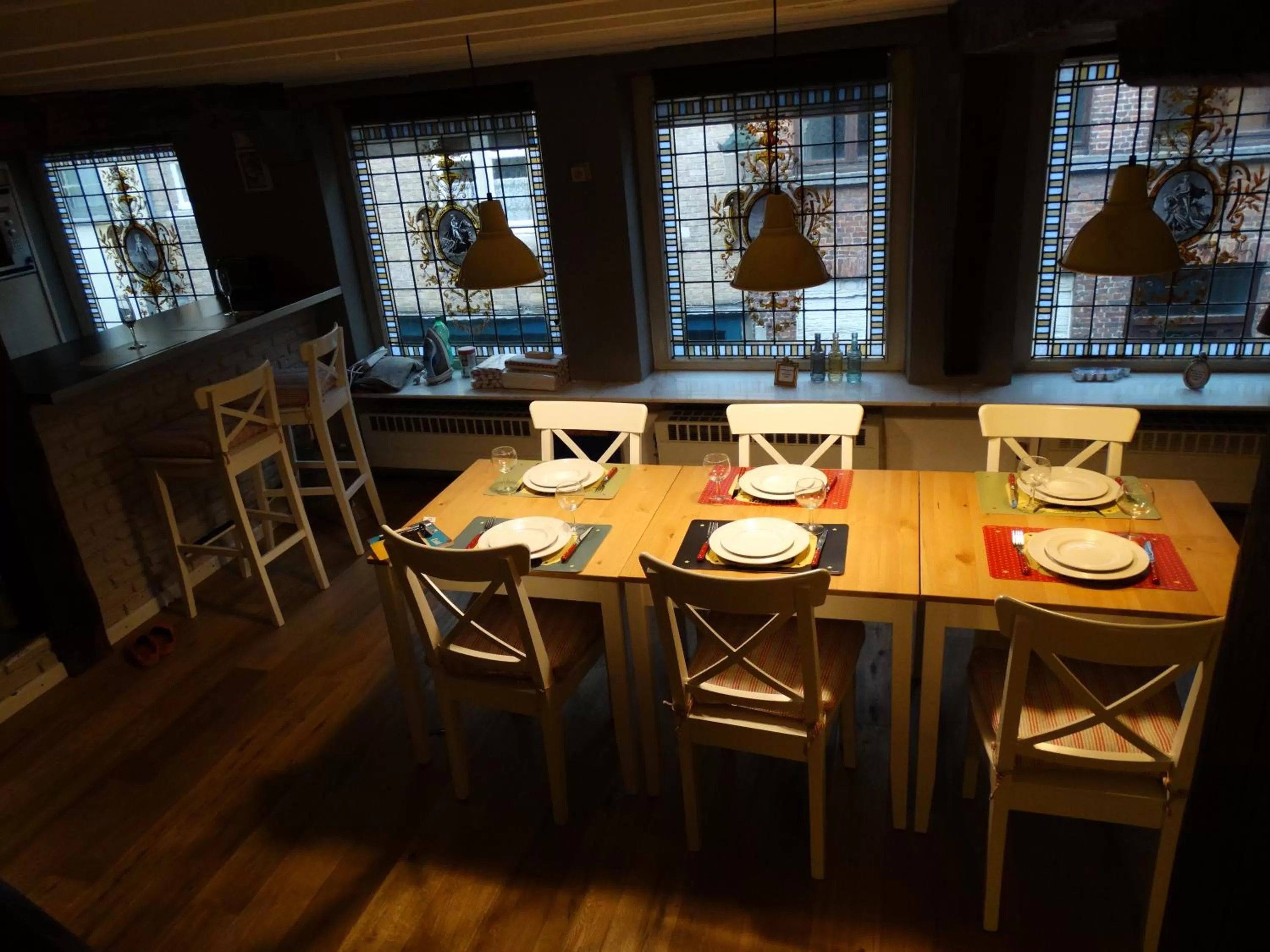 Dining area in Huyze Peerdenbrugghe