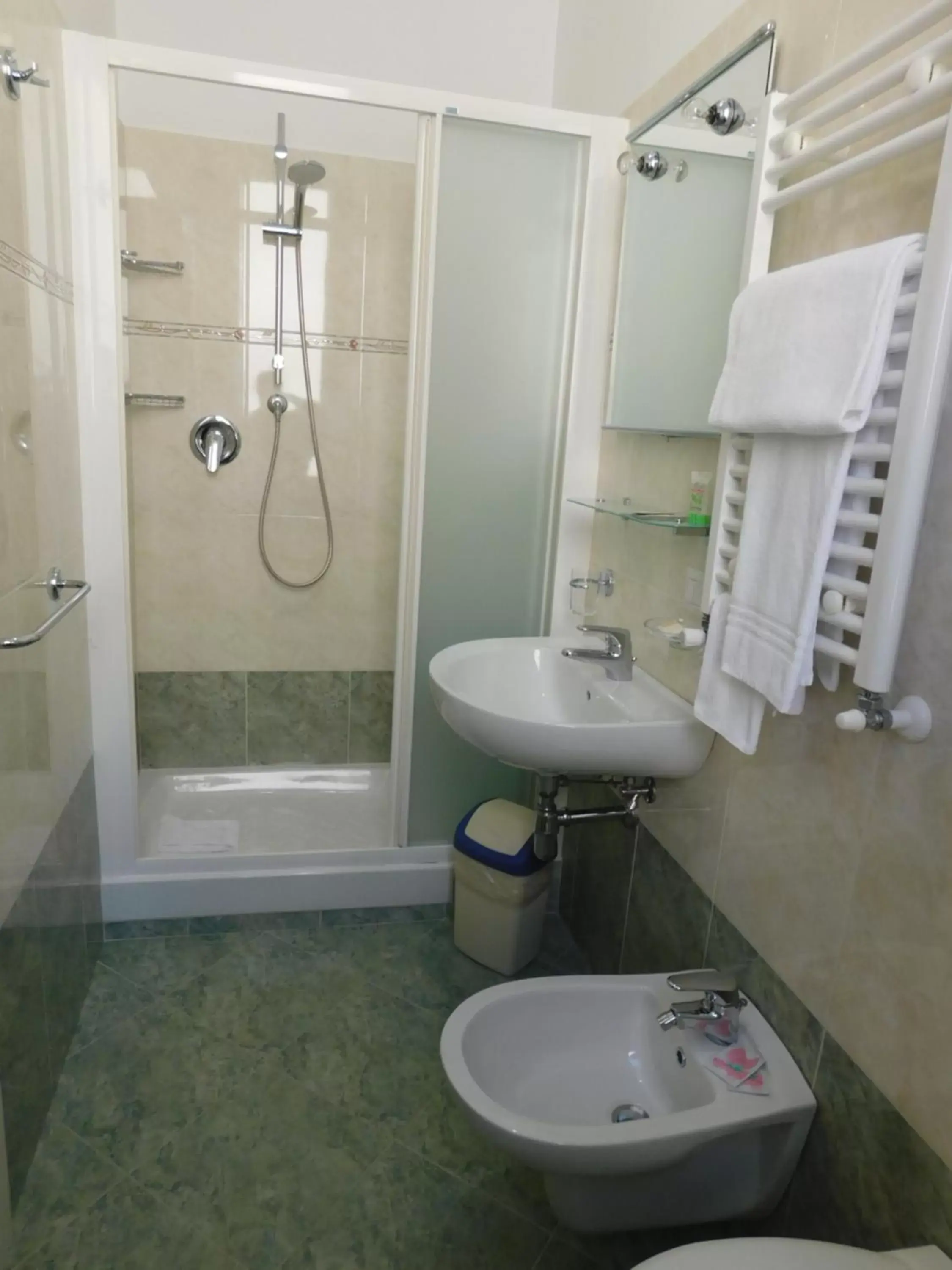 Shower, Bathroom in Casa San Giuseppe