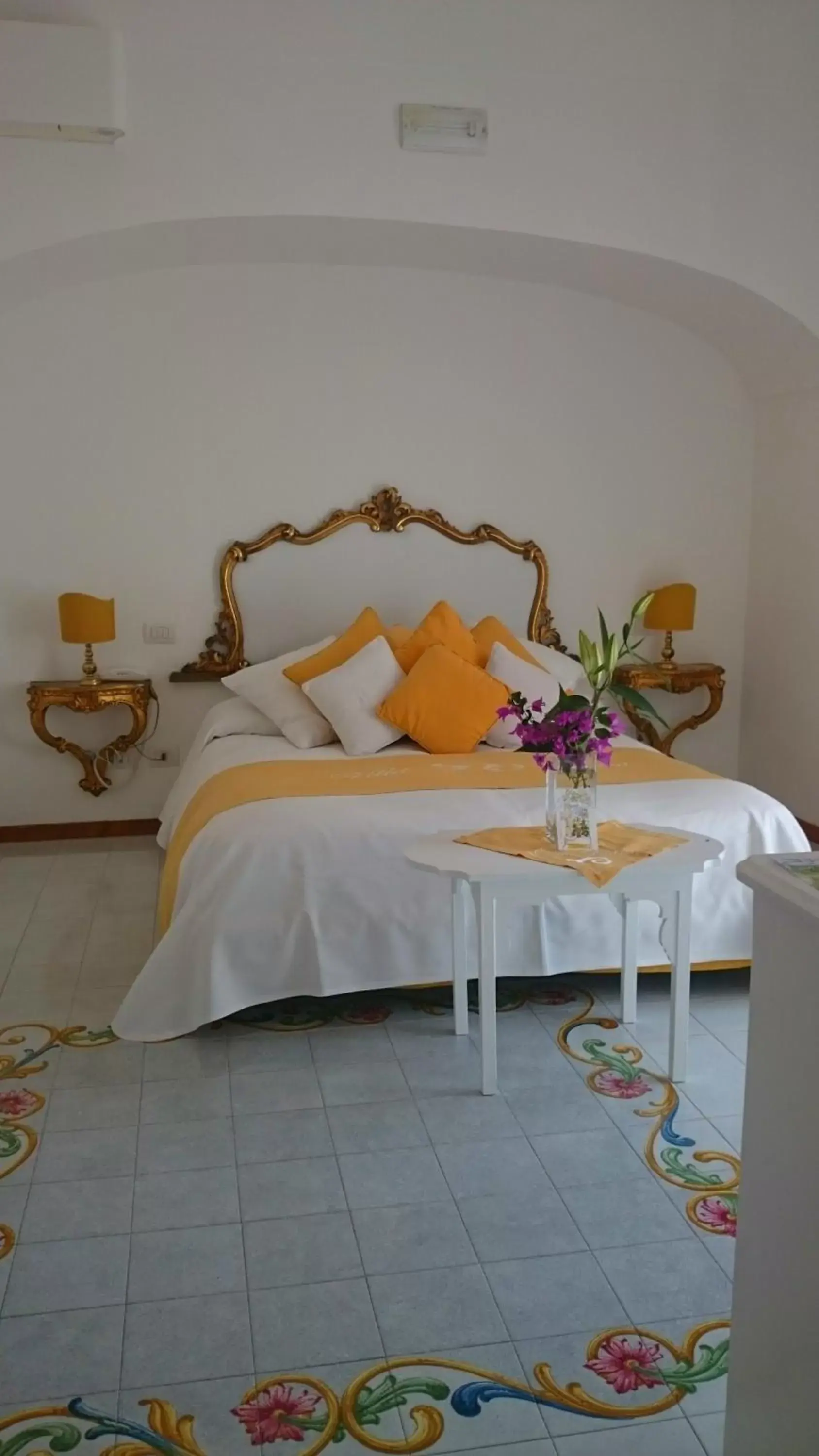 Photo of the whole room, Room Photo in Villa Yiara