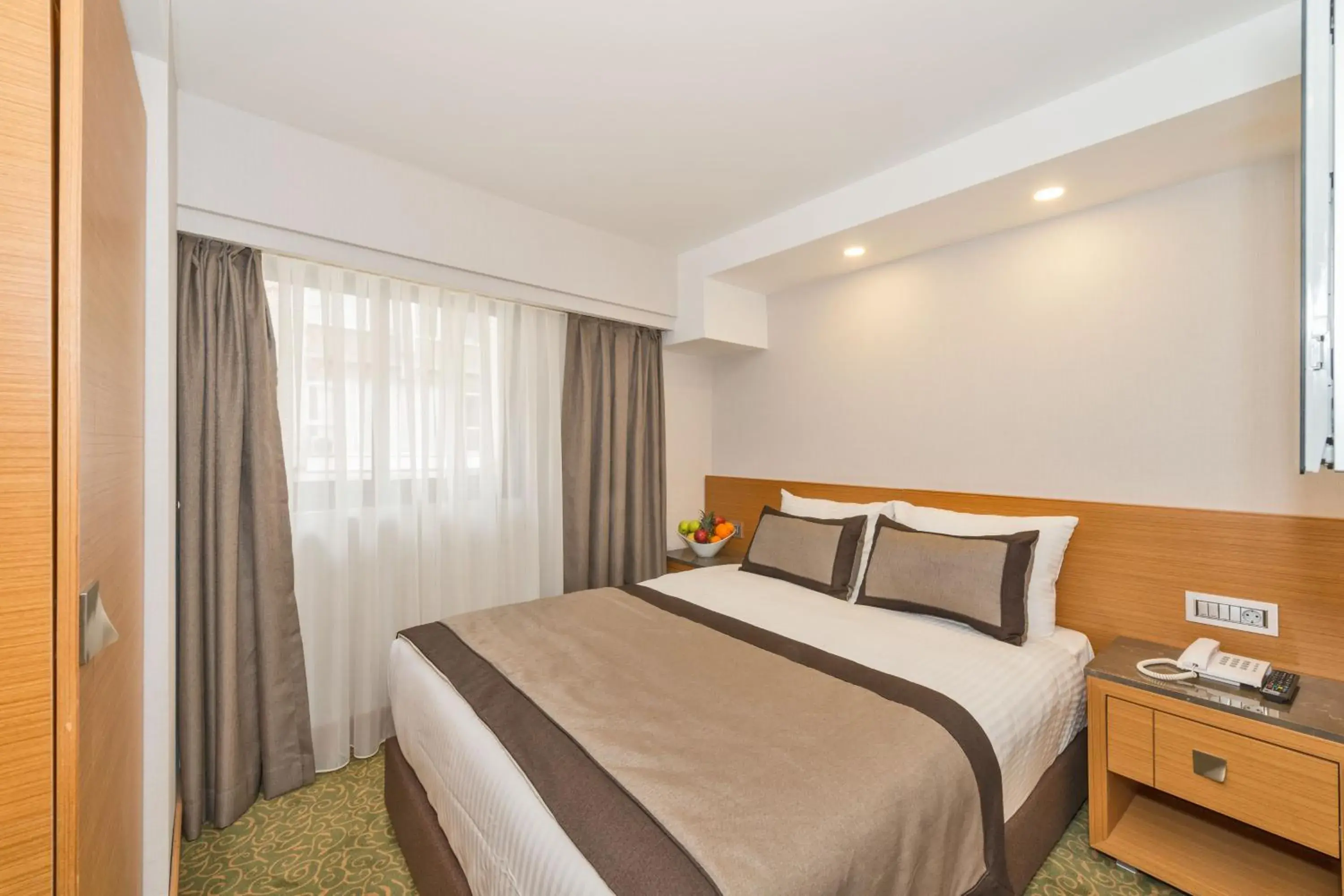 Basic Single Room in Bisetun Hotel
