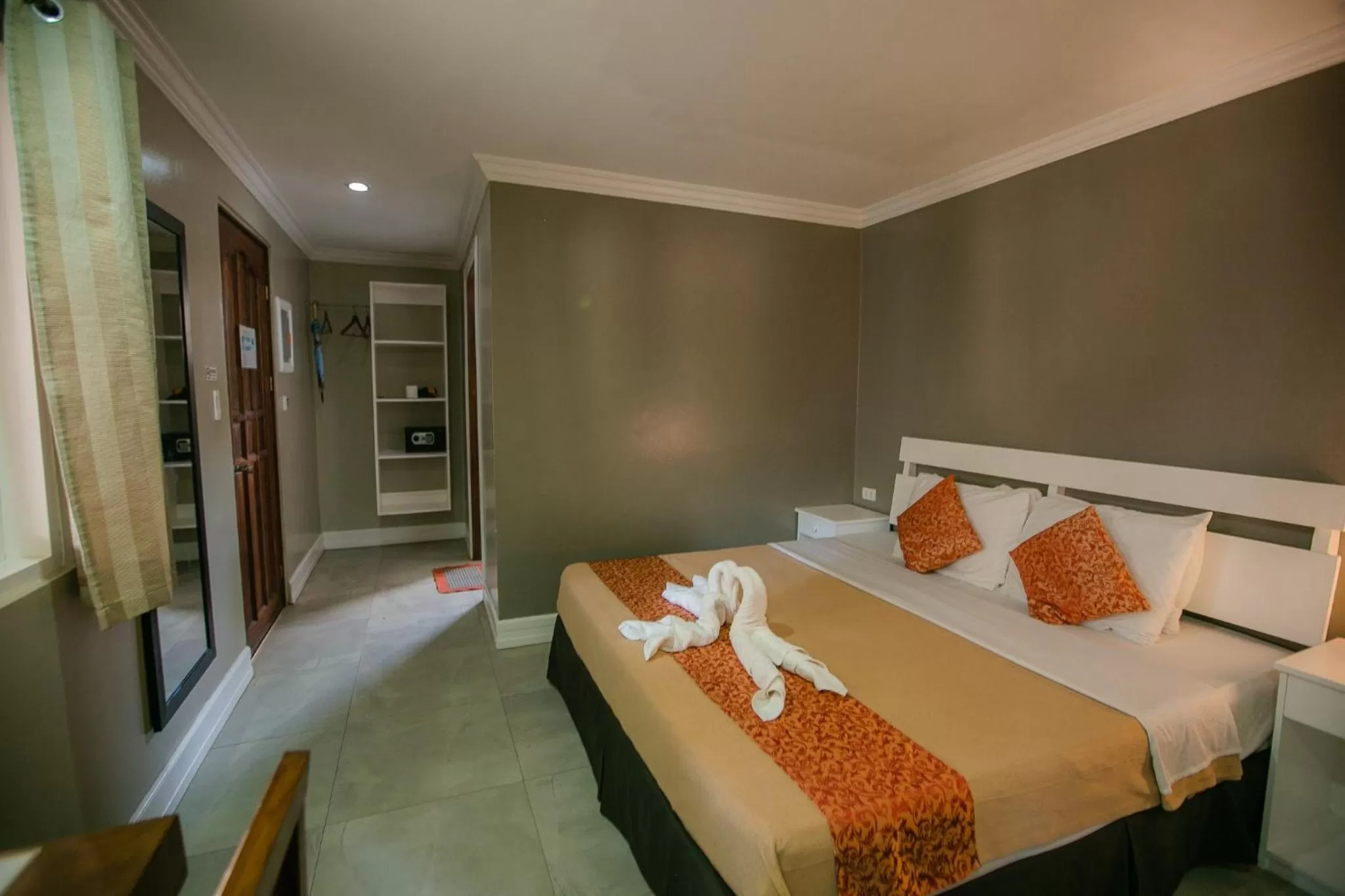 Bed in Kav&#x27;s Beach Resort