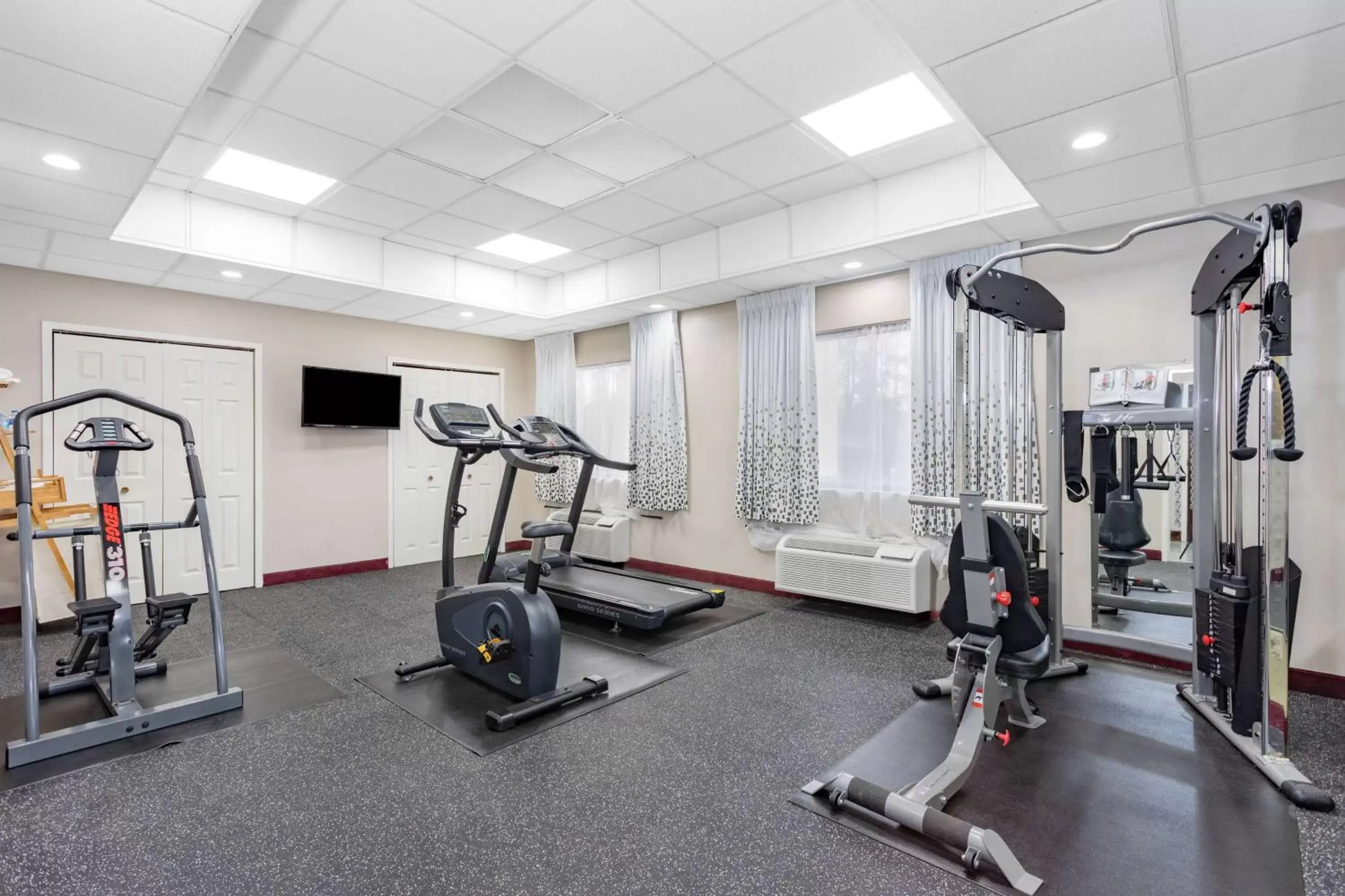 Fitness centre/facilities in Baymont by Wyndham Midway Tallahassee Fitness centre/facilities in Baymont by Wyndham Midway Tallahassee