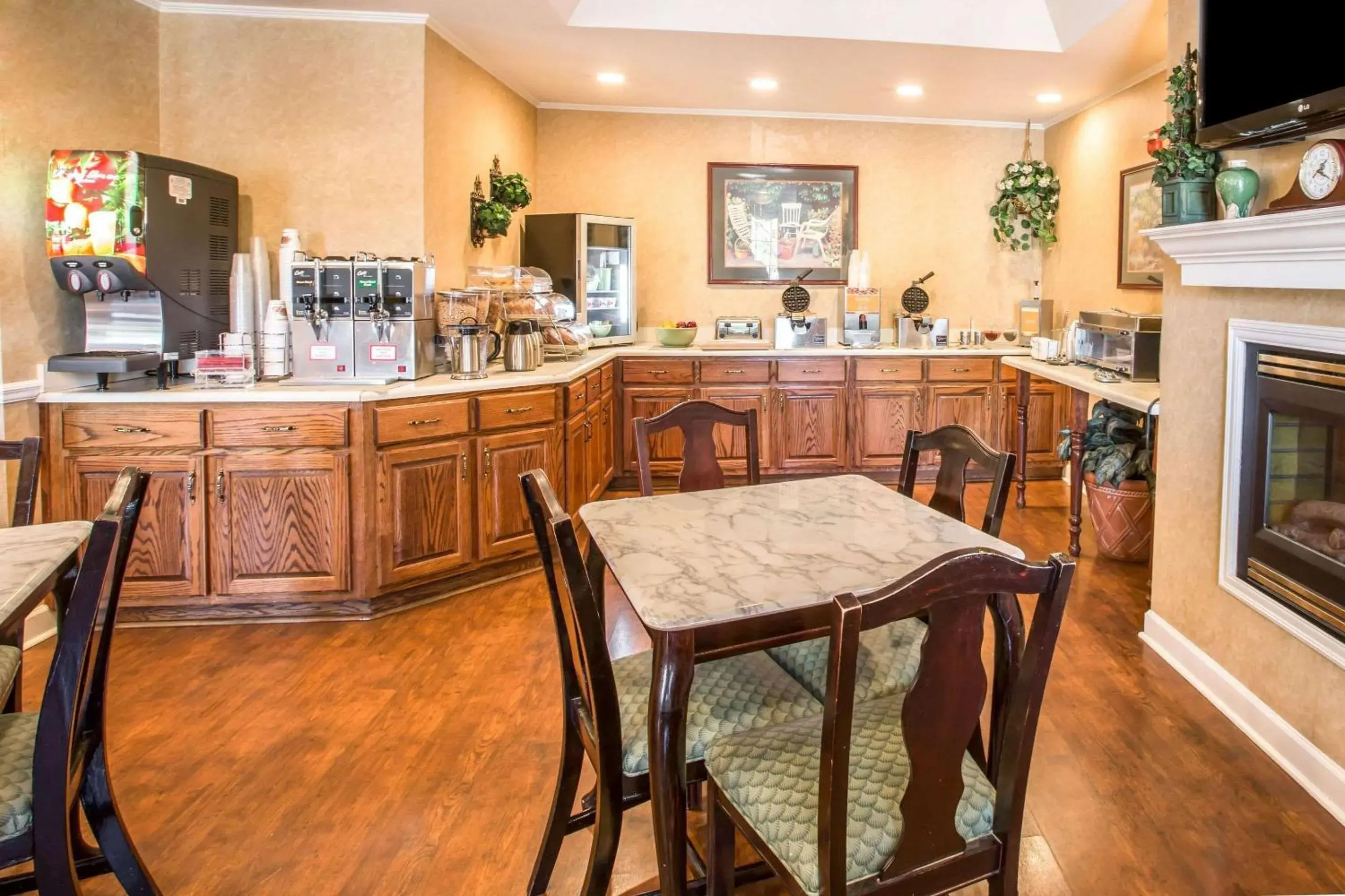 Restaurant/places to eat in Quality Inn Greeneville - Tusculum Restaurant/places to eat in Quality Inn Greeneville - Tusculum