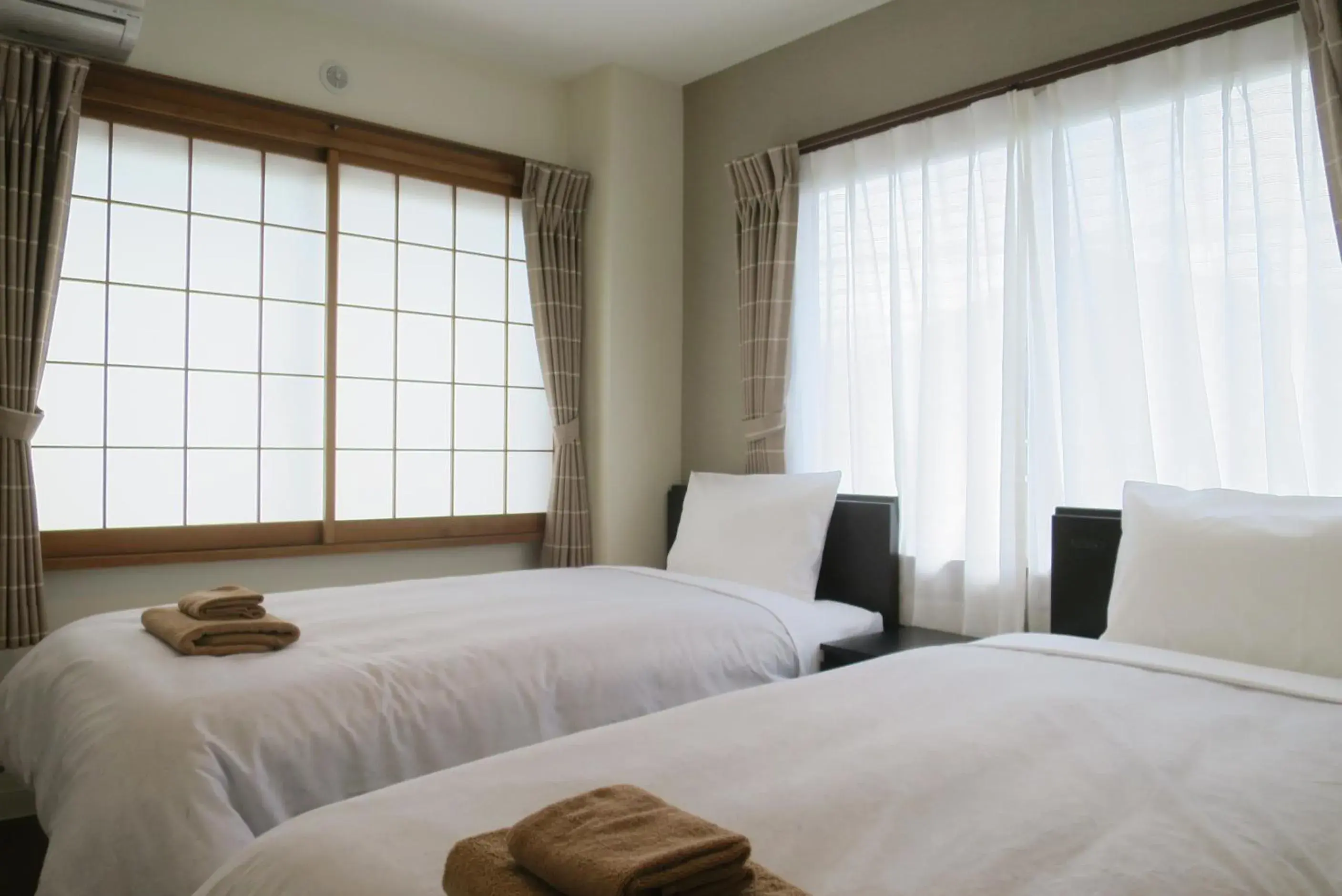 Day, Bed in Hotel Imalle Haneda