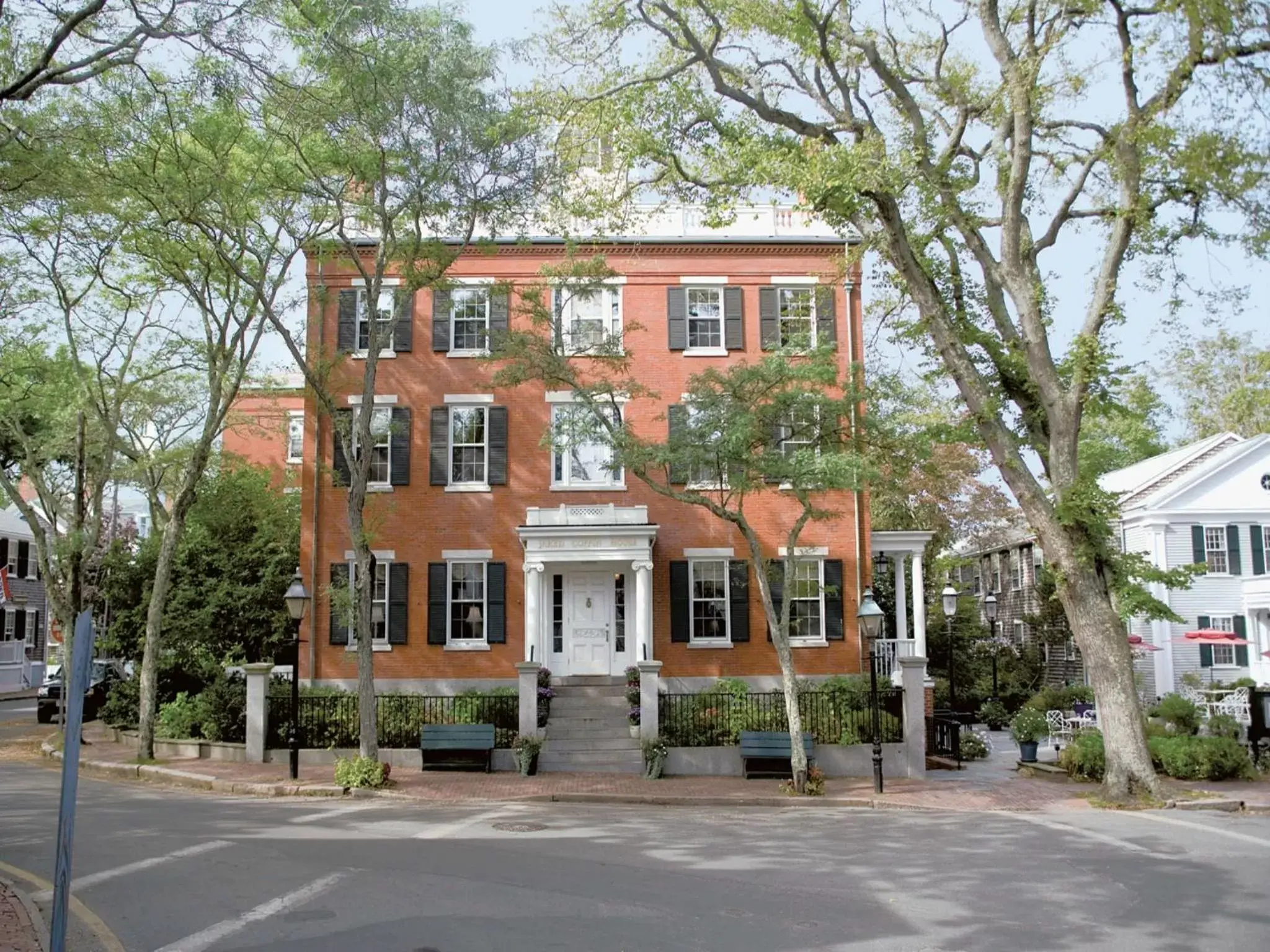 Property Building in Jared Coffin House