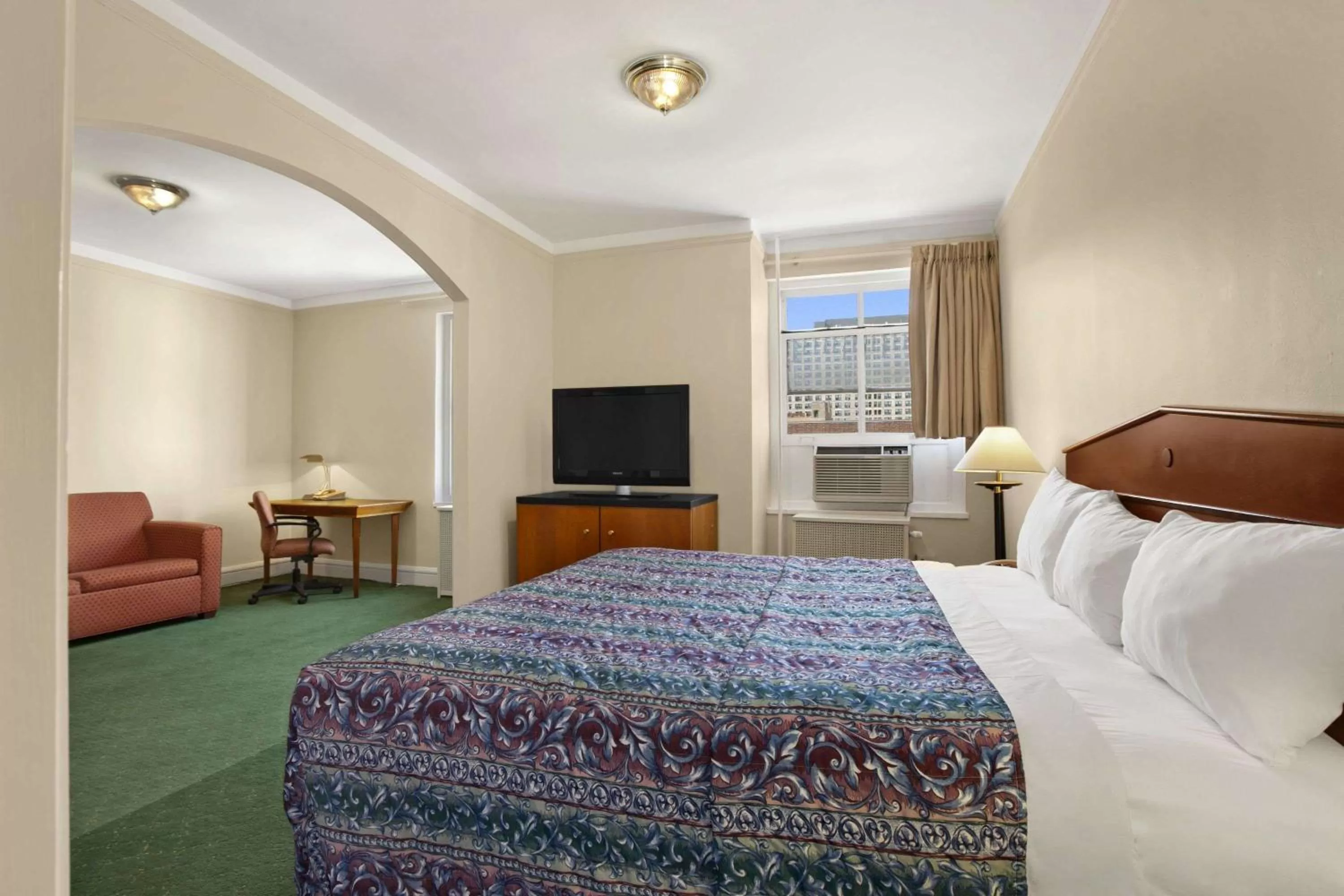Deluxe King Suite with One King Bed - Non-Smoking in Travelodge by Wyndham Downtown Chicago