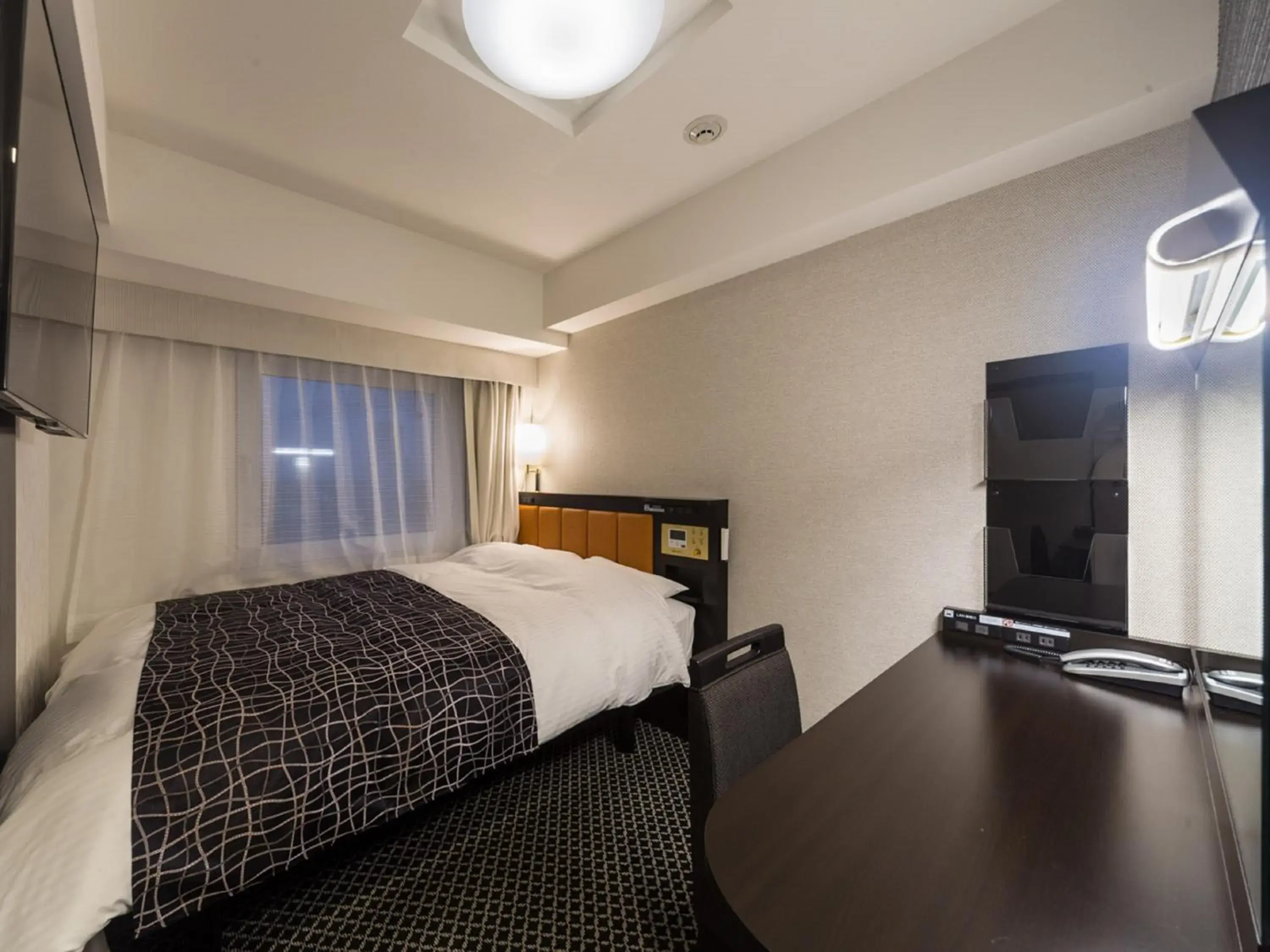 Double Room with Small Double Bed - single occupancy - Non-Smoking in APA Hotel & Resort Nishishinjuku-Gochome-Eki Tower