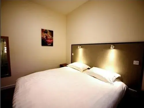 Double Room with Private Bathroom in The Coaching Barns