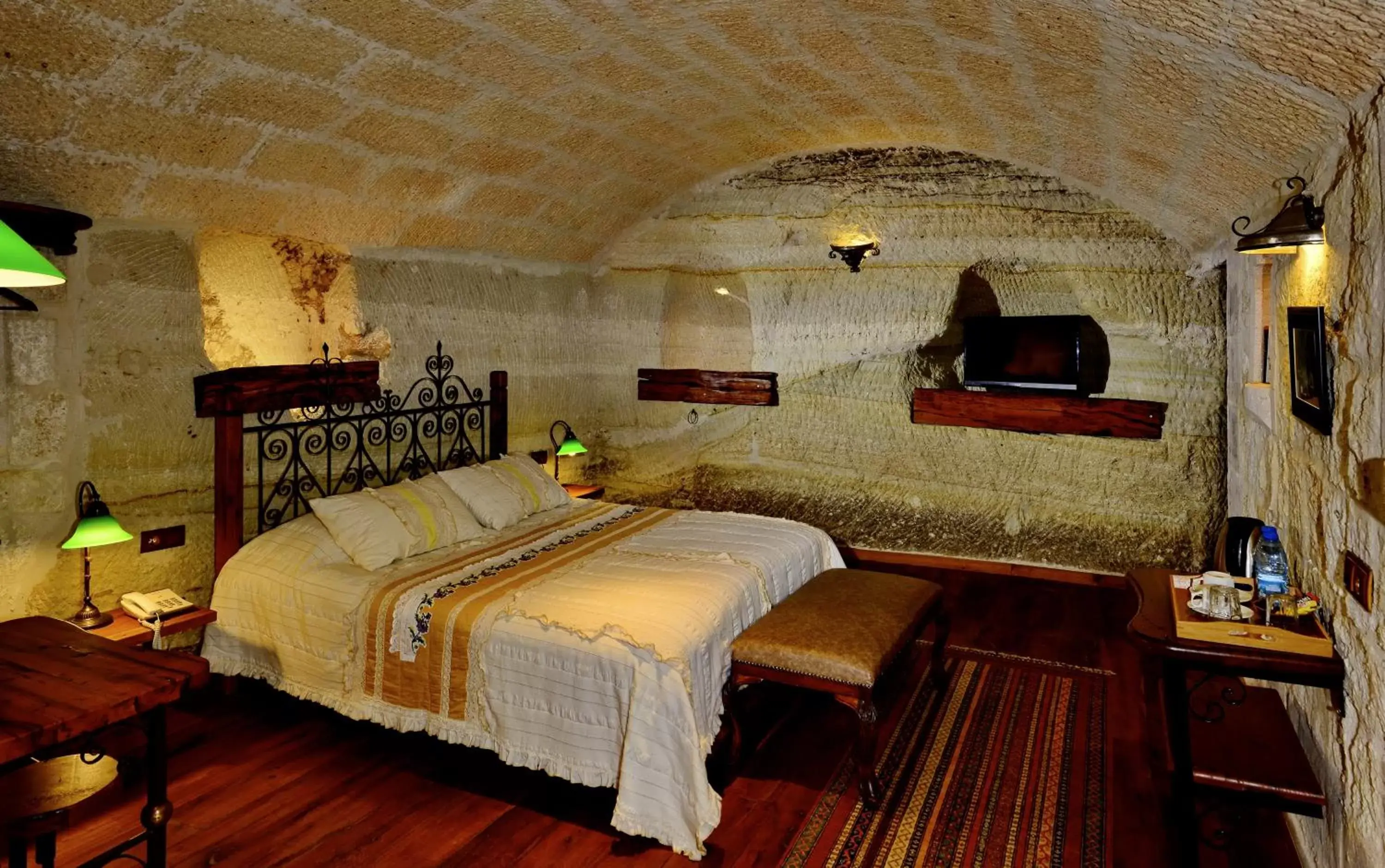 Photo of the whole room in Terra Cave Hotel