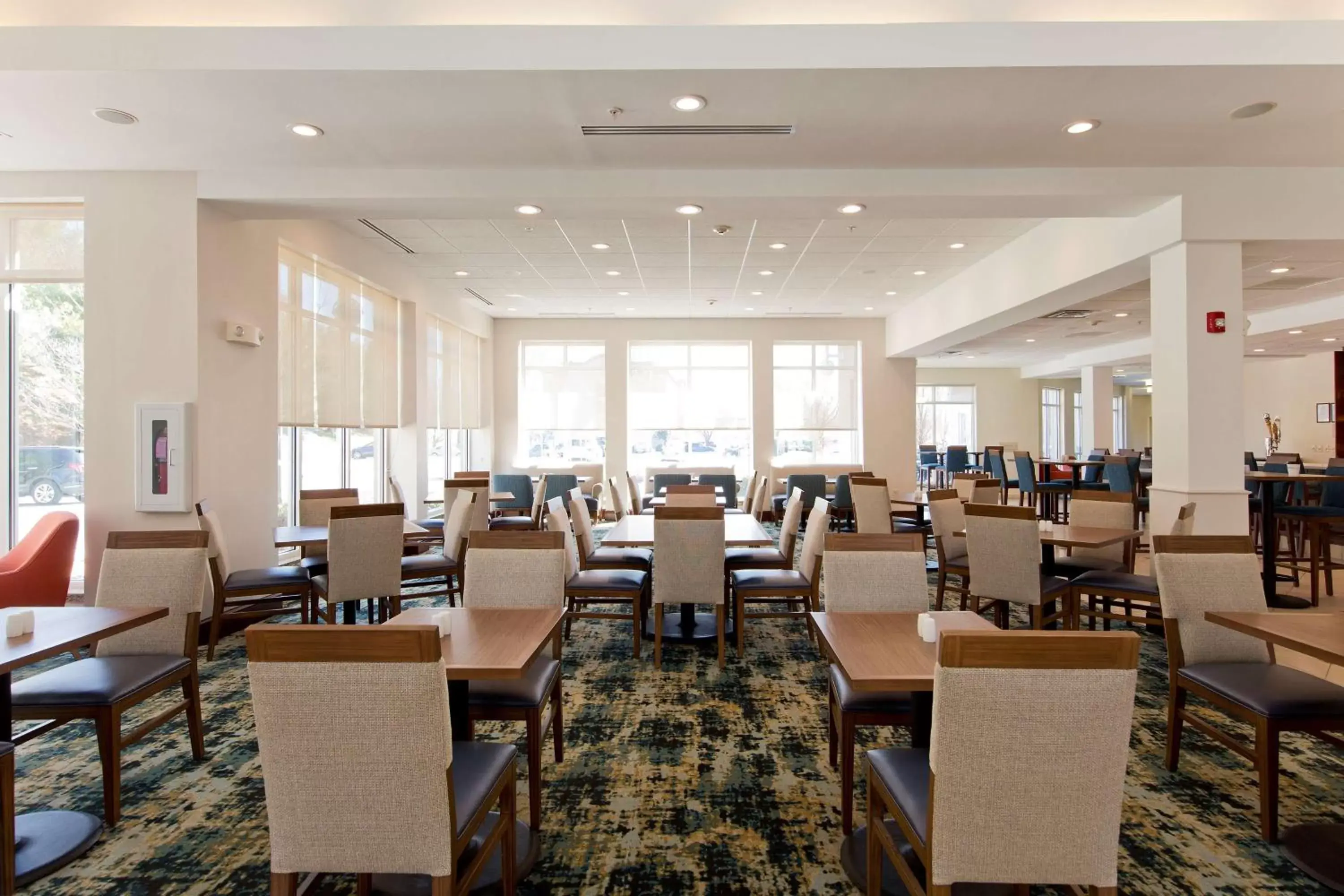 Breakfast, Restaurant/Places to Eat in Hilton Garden Inn Winchester