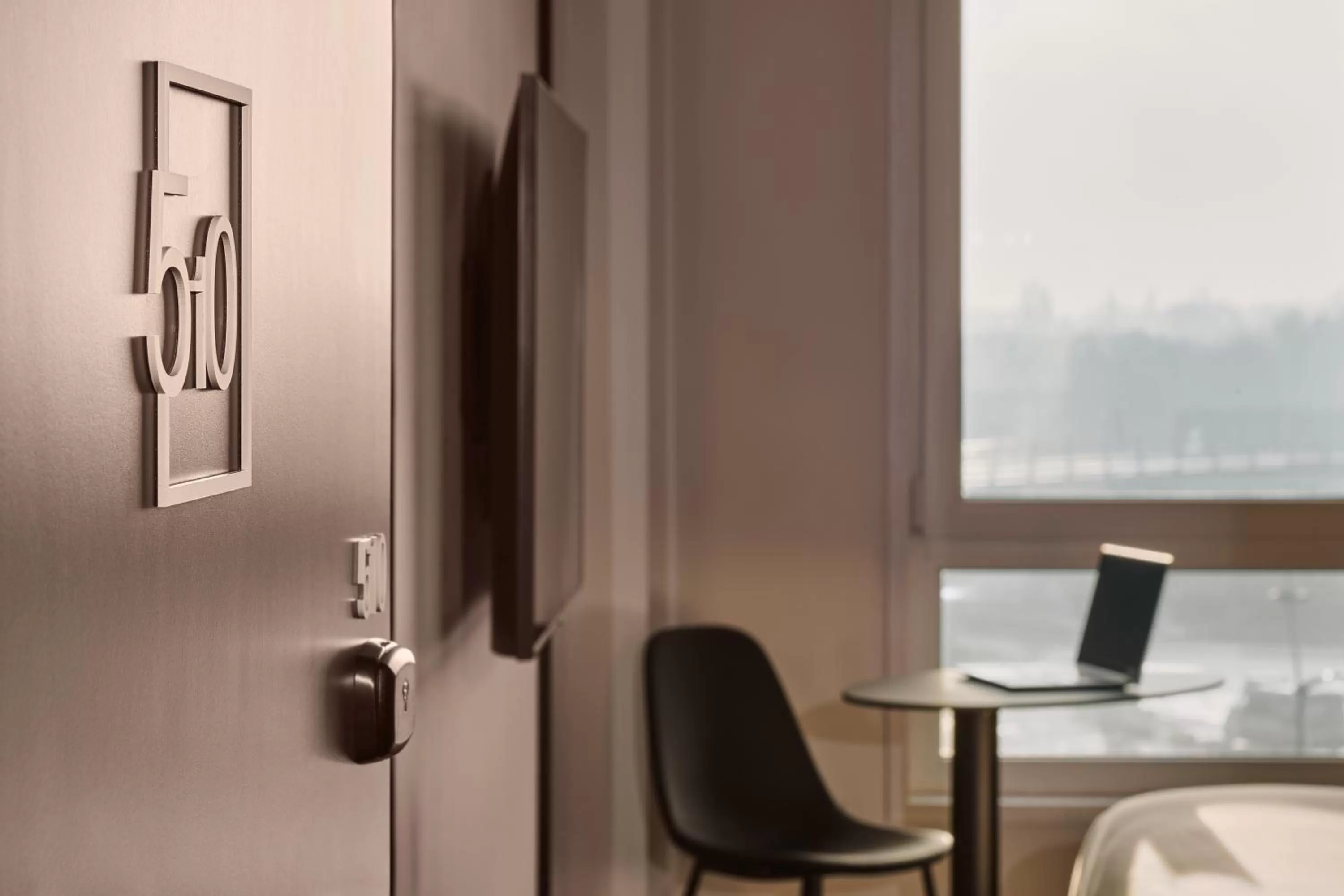 Bedroom in ibis Bethune Centre Gare