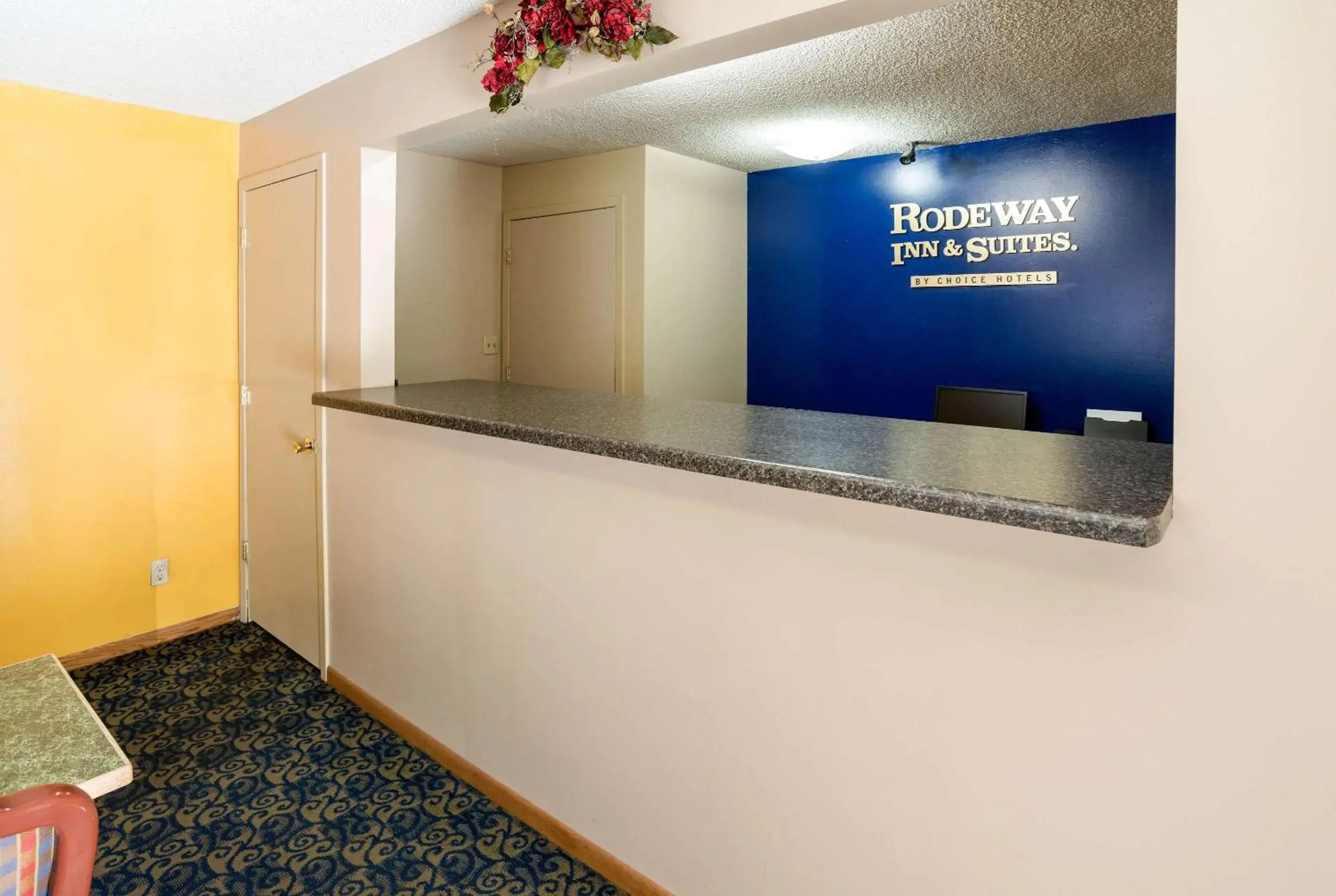 Lobby or reception, Lobby/Reception in Rodeway Inn & Suites Austin
