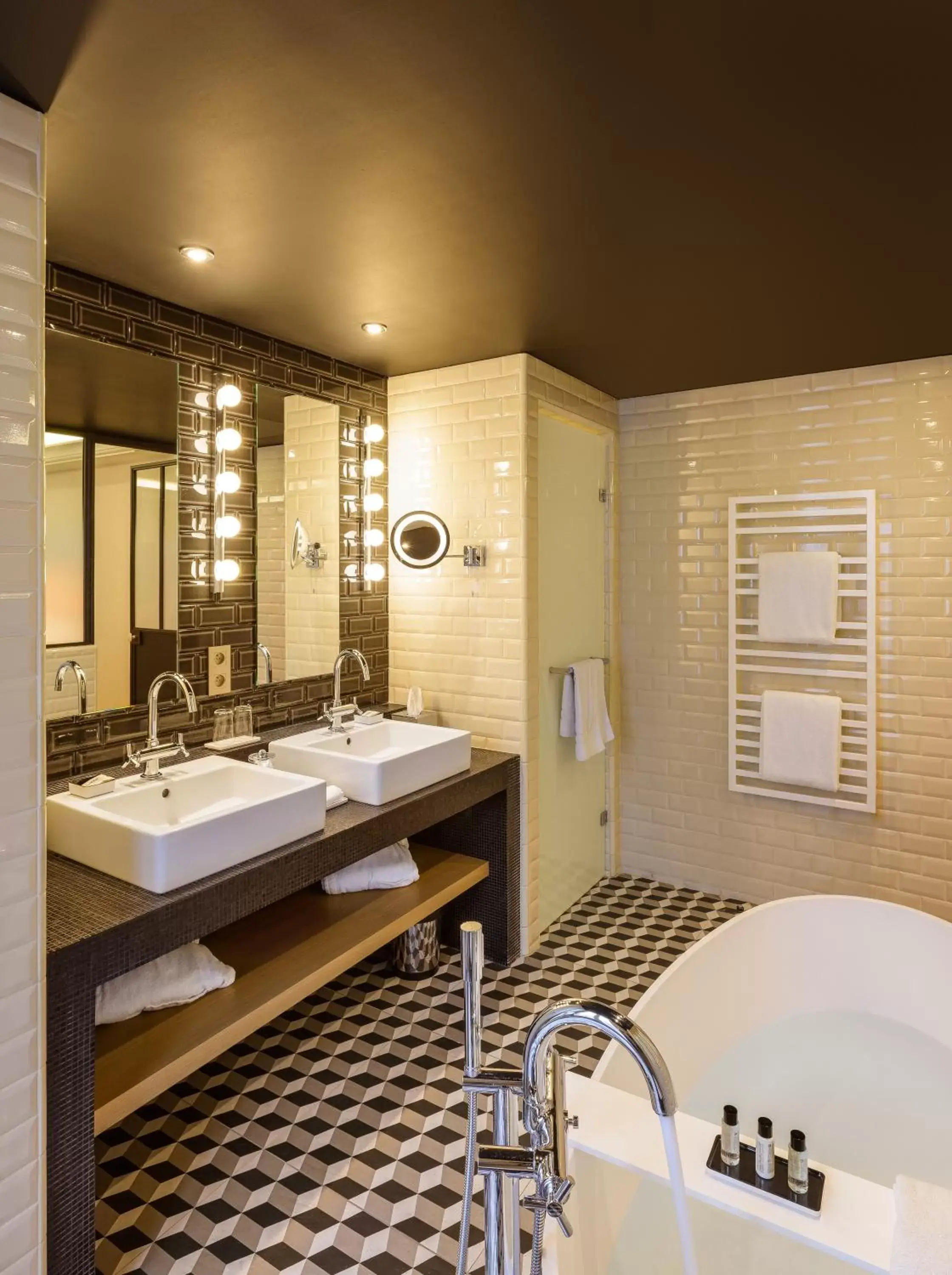 Bathroom in Terrass Hotel