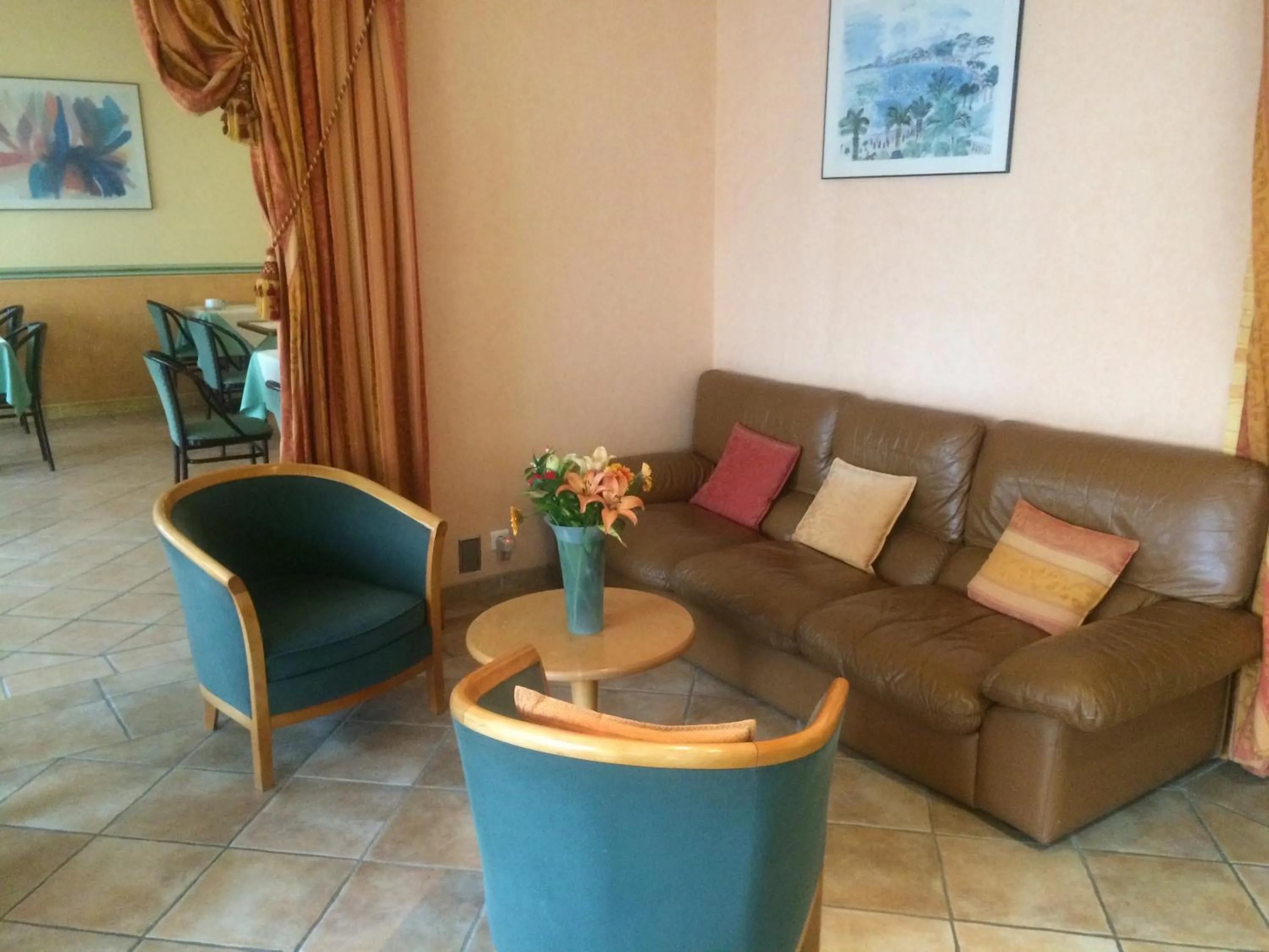 Lounge or bar in Anne De Beaujeu