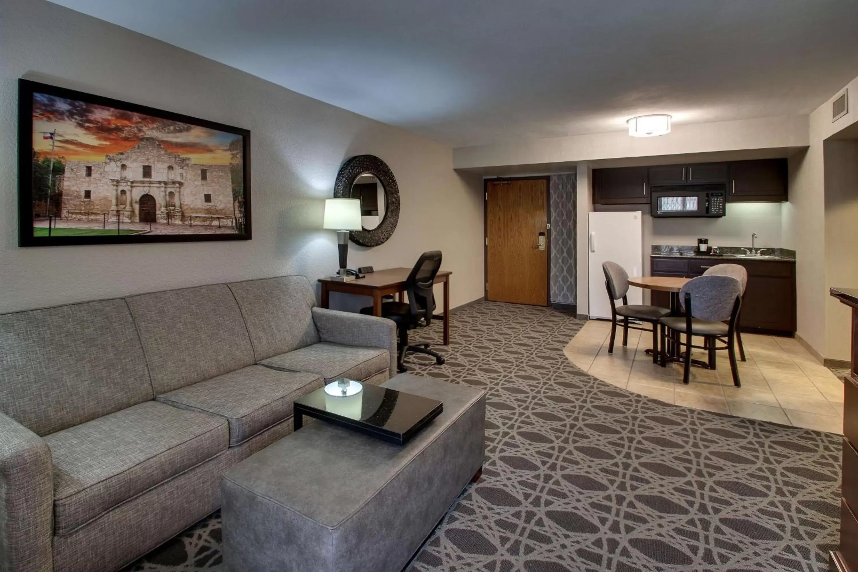 Photo of the whole room, Seating Area in Drury Plaza Hotel San Antonio Airport