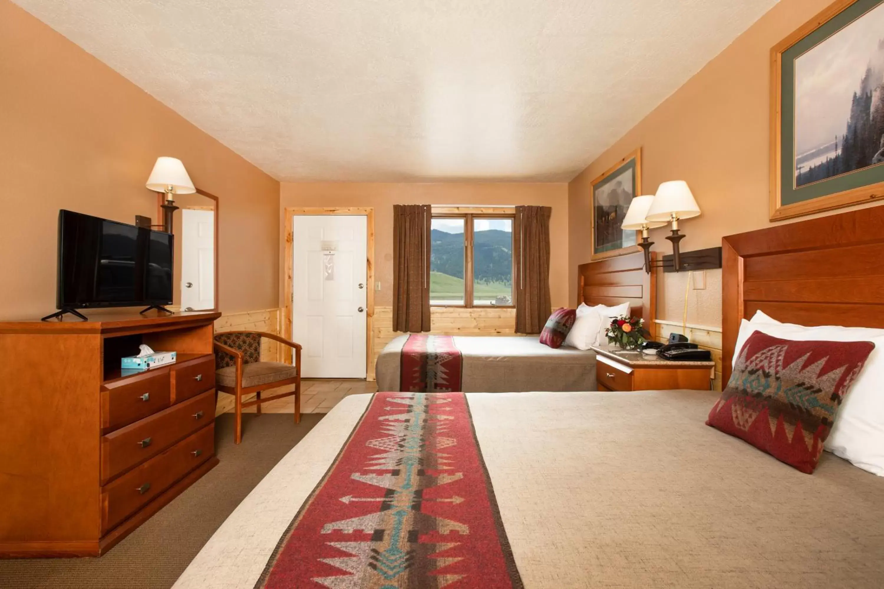 Bedroom in Flat Creek Inn