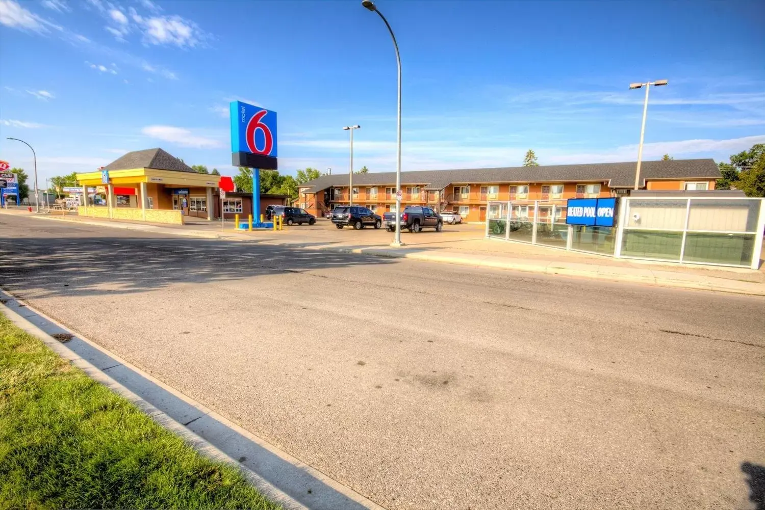 Facade/entrance in Motel 6-Lethbridge, AB