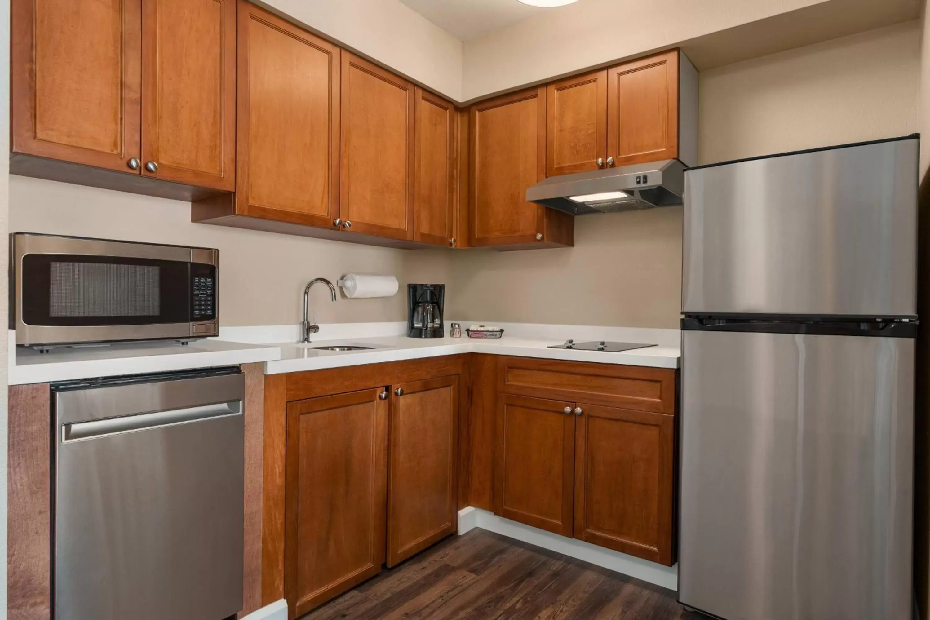 Bedroom, Kitchen/Kitchenette in TownePlace Suites by Marriott Springfield