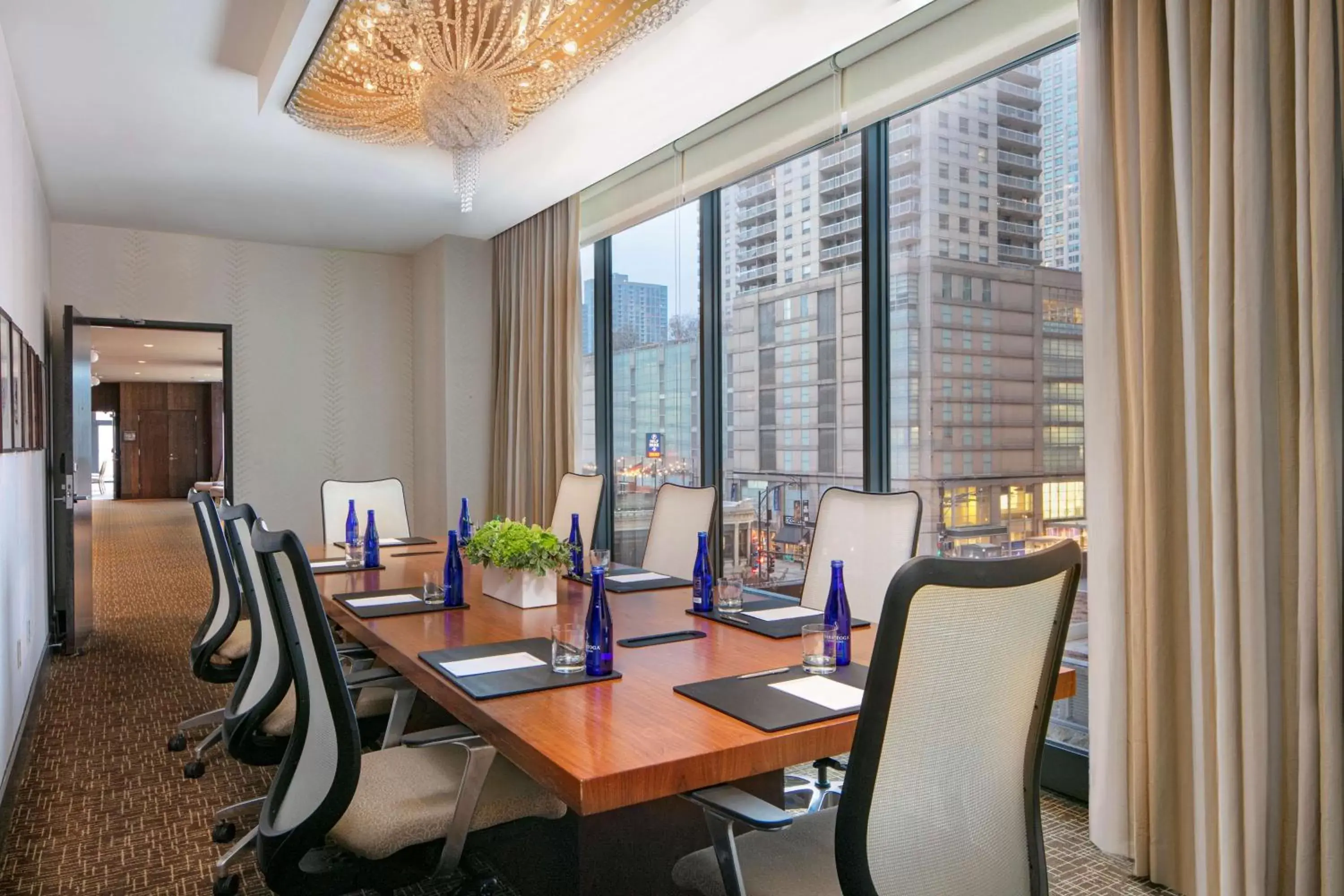 Meeting/conference room in The Royal Sonesta Chicago River North