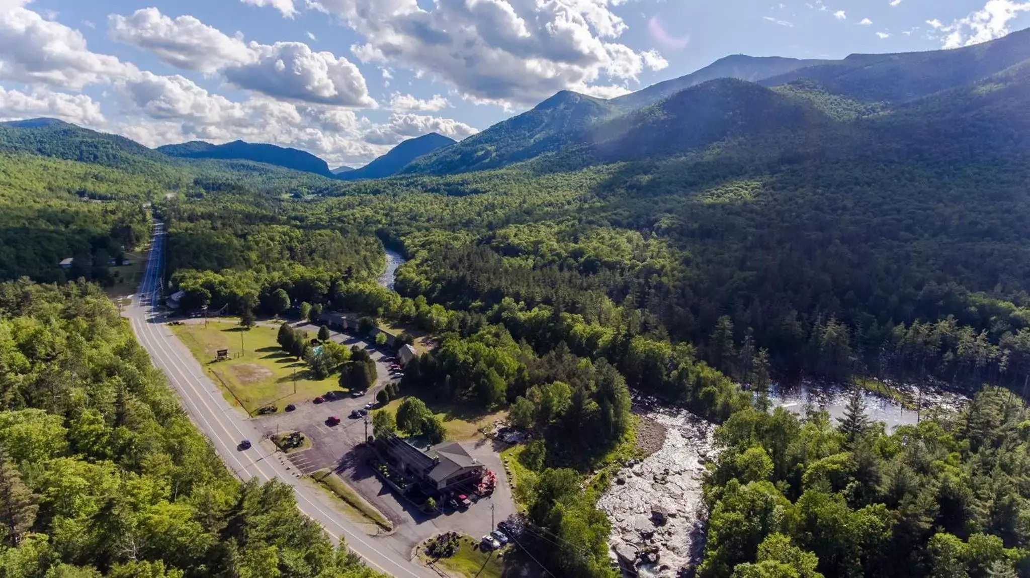 Bird's eye view, Bird's-eye View in Hungry Trout Resort