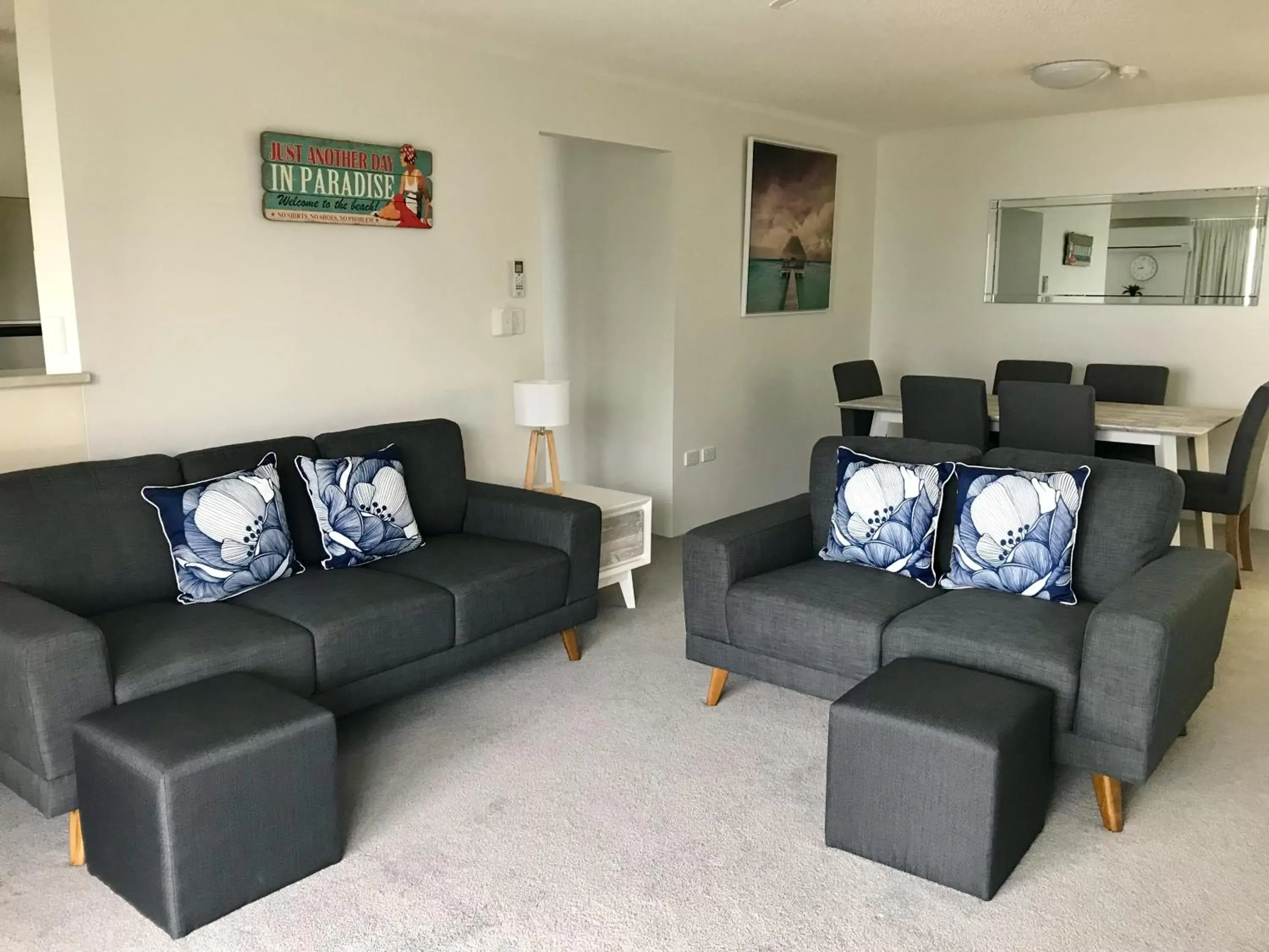 Living room, Seating Area in Solnamara Beachfront Apartments