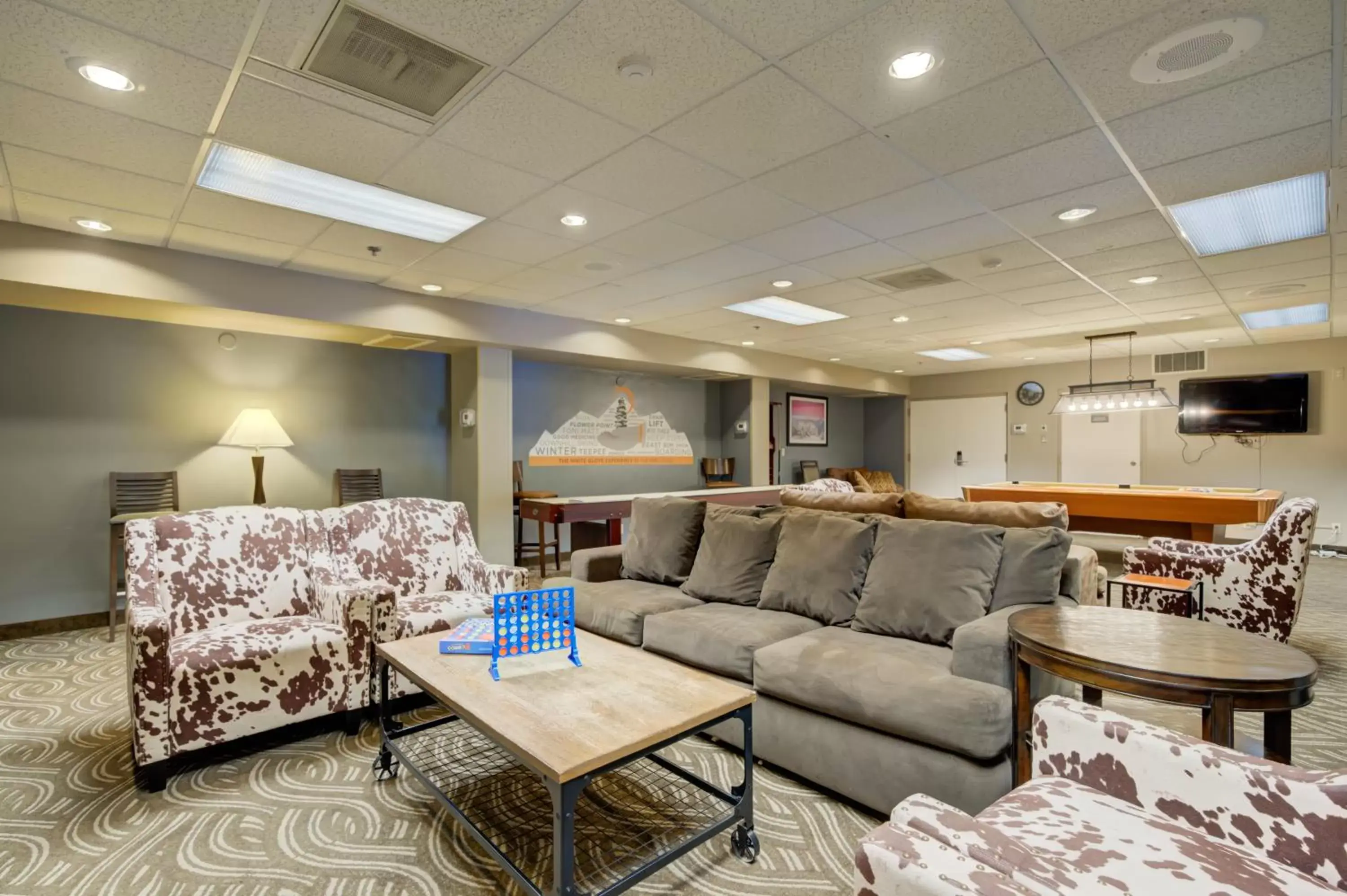 Game Room, Seating Area in The Pine Lodge on Whitefish River, Ascend Hotel Collection