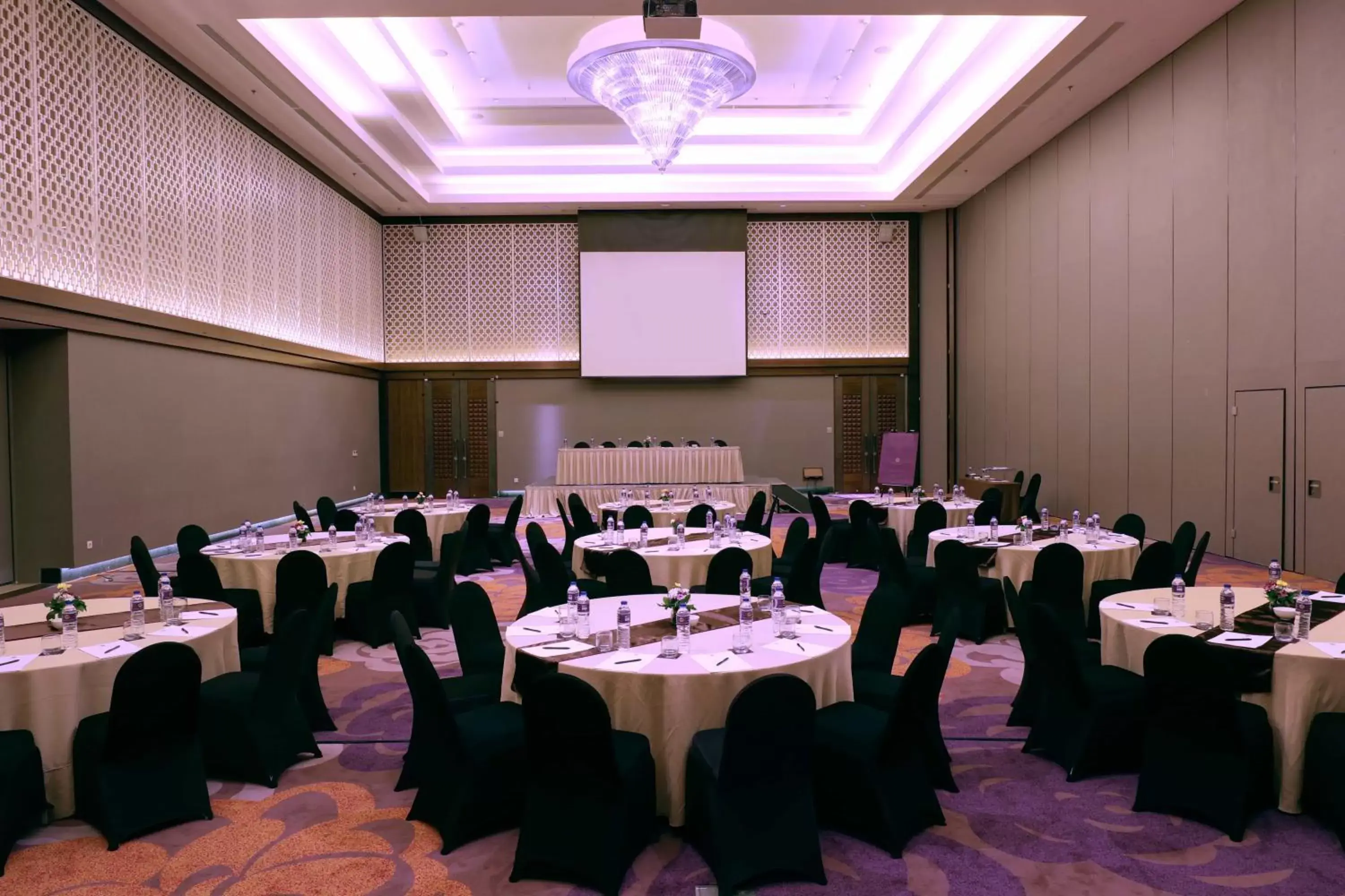 Banquet Facilities in Grand Mercure Bandung Setiabudi