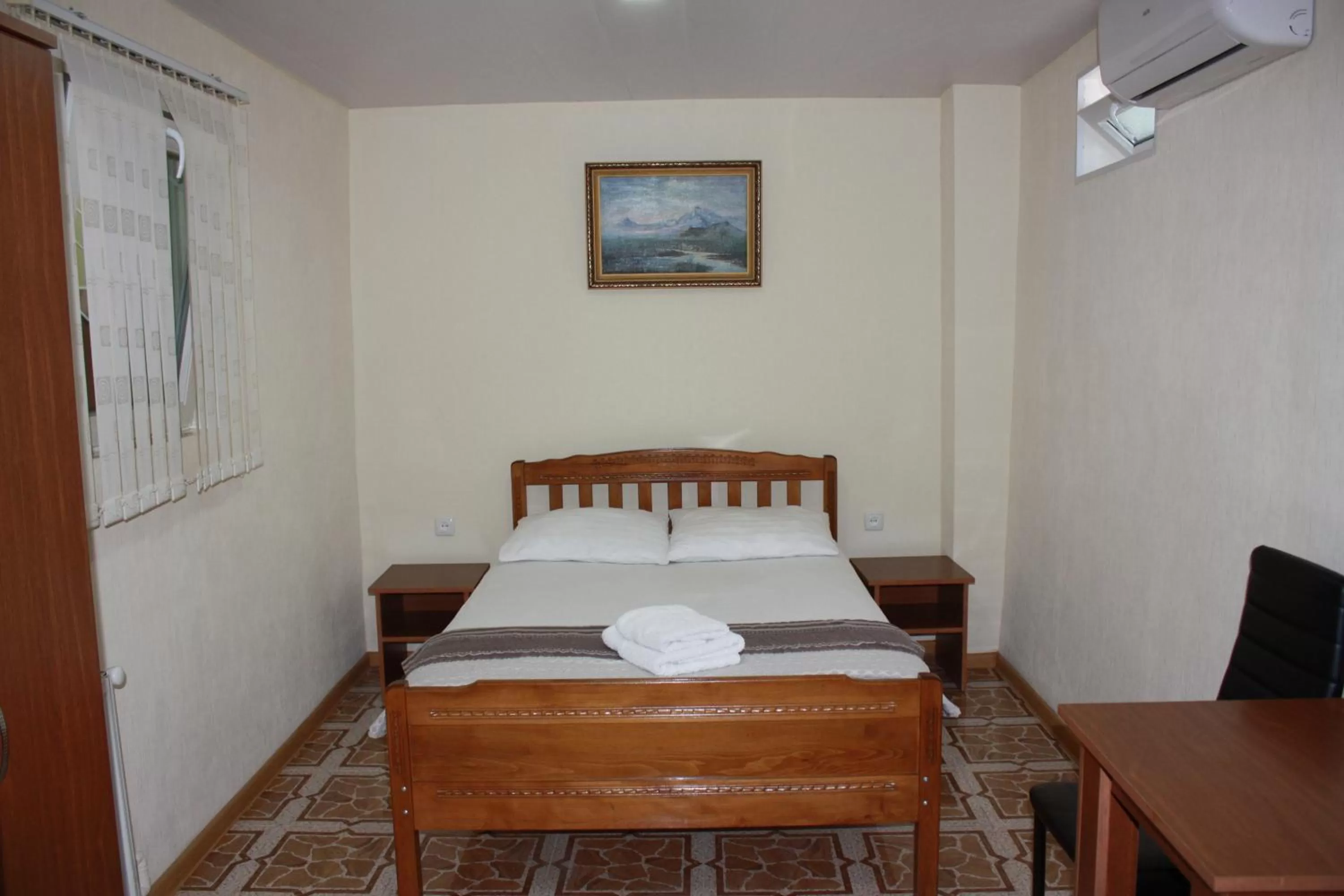 Economy Single Room in Paradise Hotel