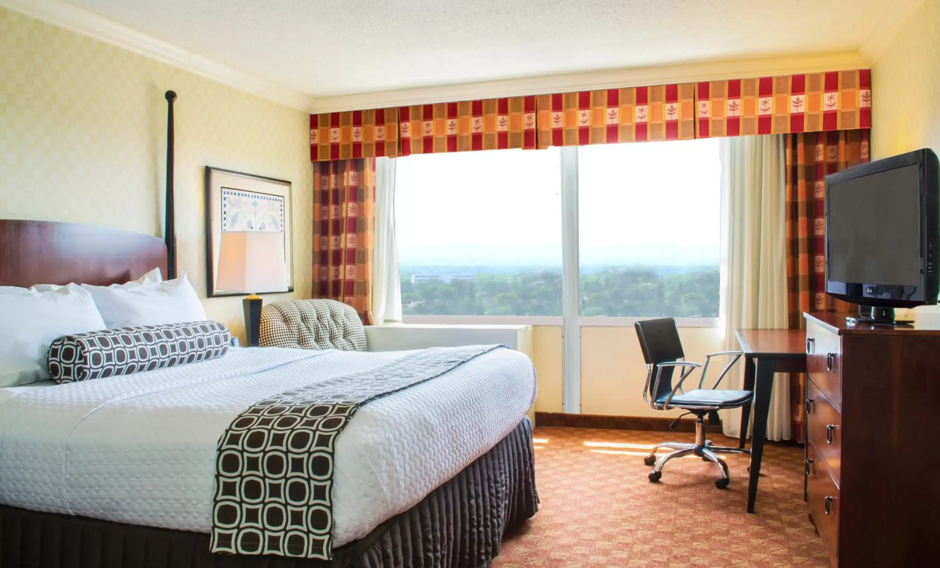 Queen Room in Crowne Plaza Hotel Harrisburg-Hershey, an IHG Hotel
