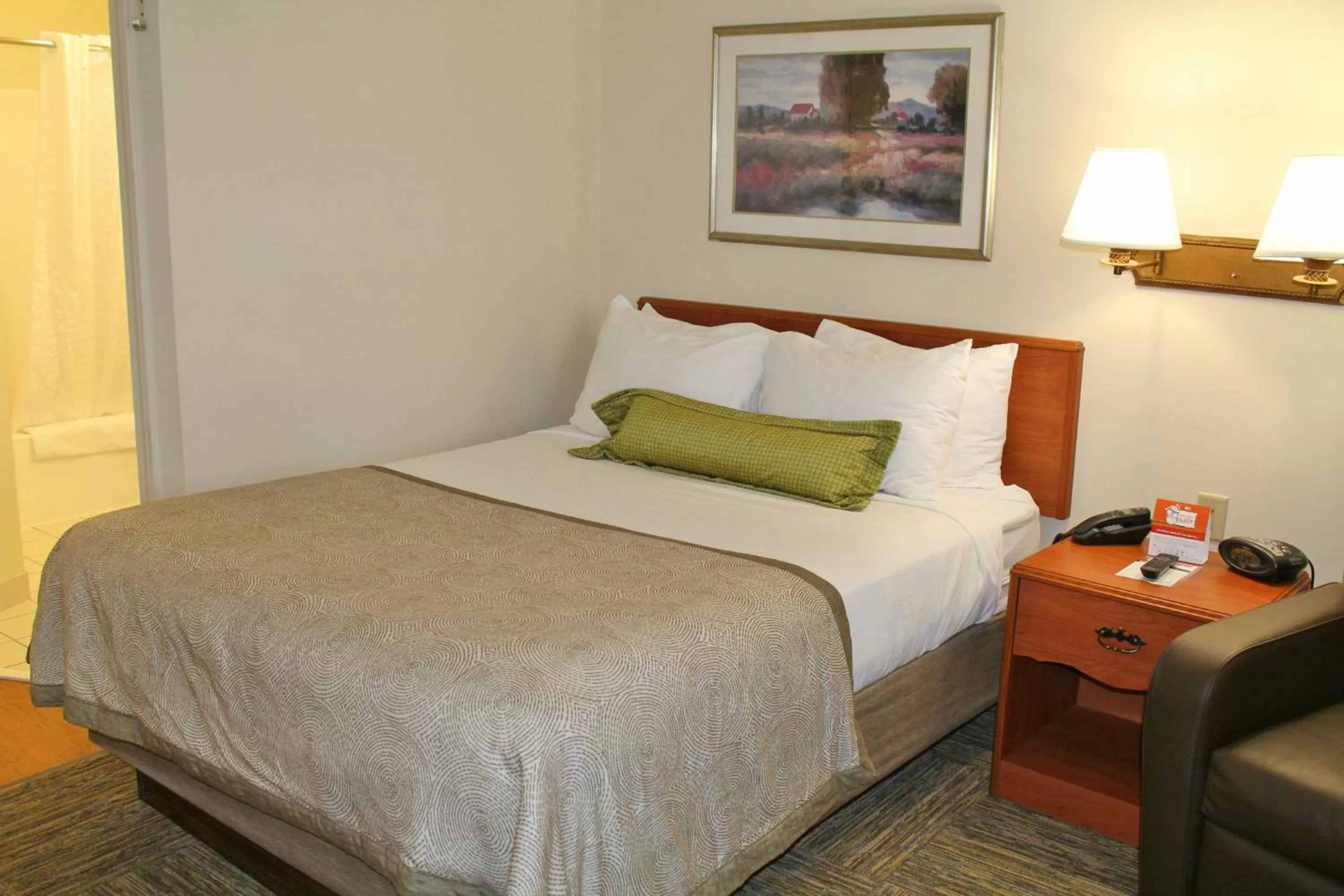 Photo of the whole room, Bed in Candlewood Suites Syracuse-Airport by IHG