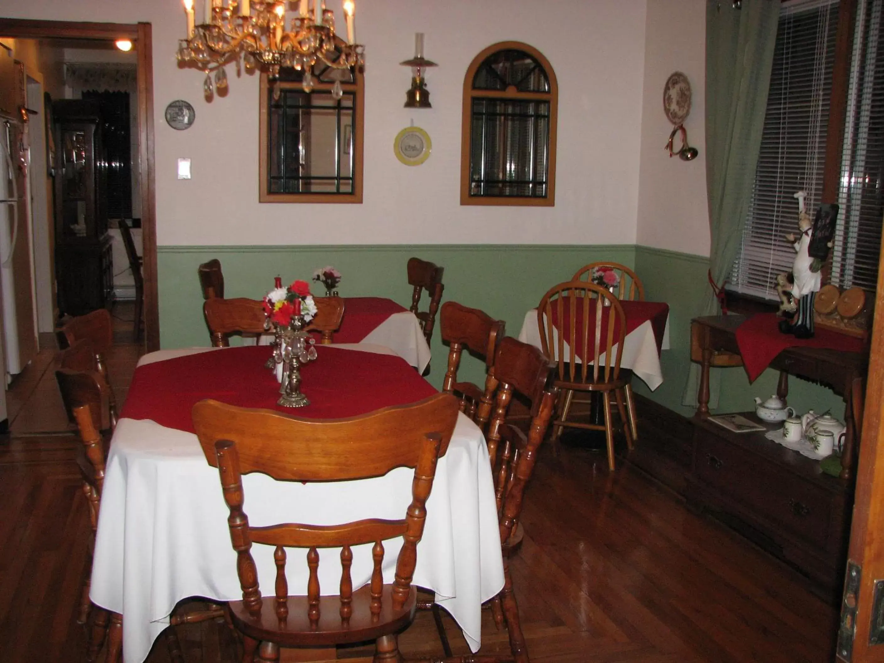 Dining area, Restaurant/Places to Eat in Magnolia B&B