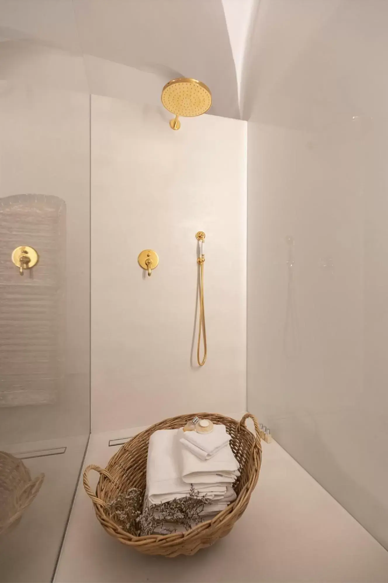 Shower, Bathroom in Château du Pont d'Oye