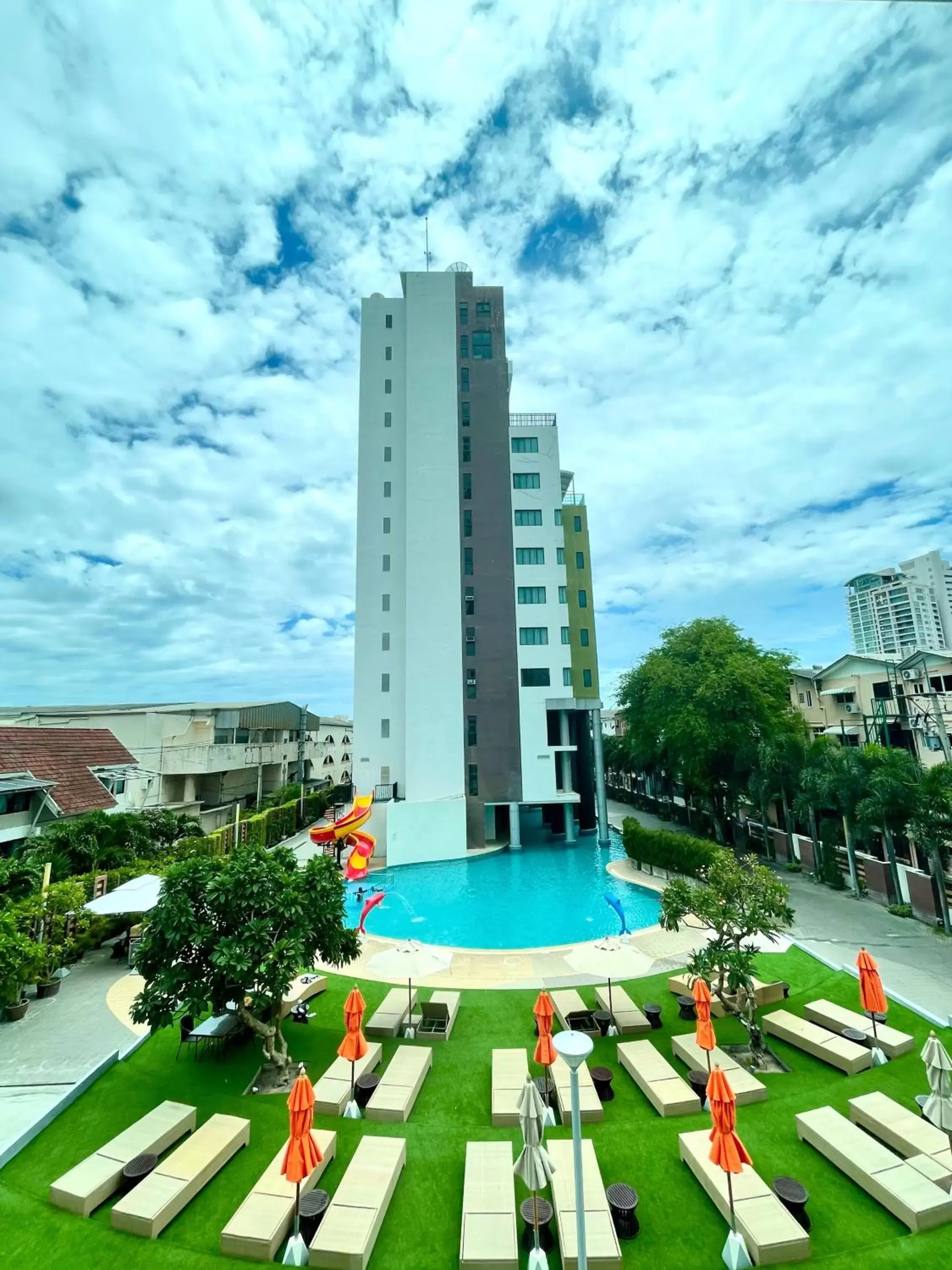 Property building, Swimming Pool in Pattaya Discovery Beach Hotel - SHA Extra Plus