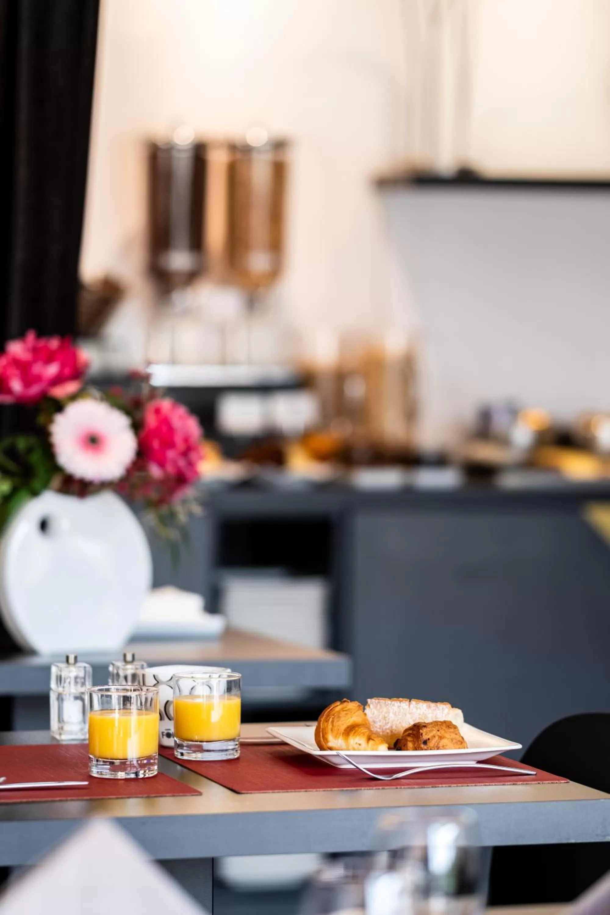 Breakfast in Mercure Tours Sud