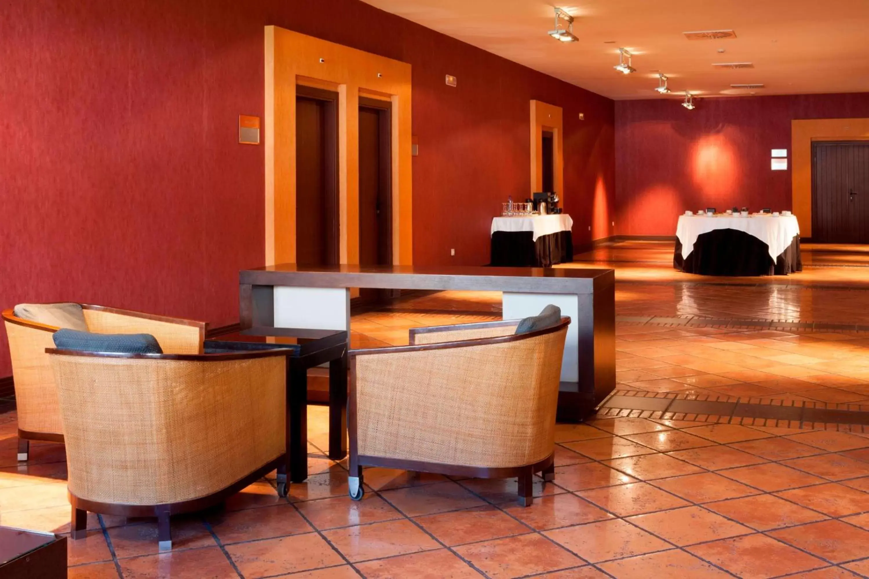 Meeting/conference room in AC Hotel Palacio de Santa Ana by Marriott