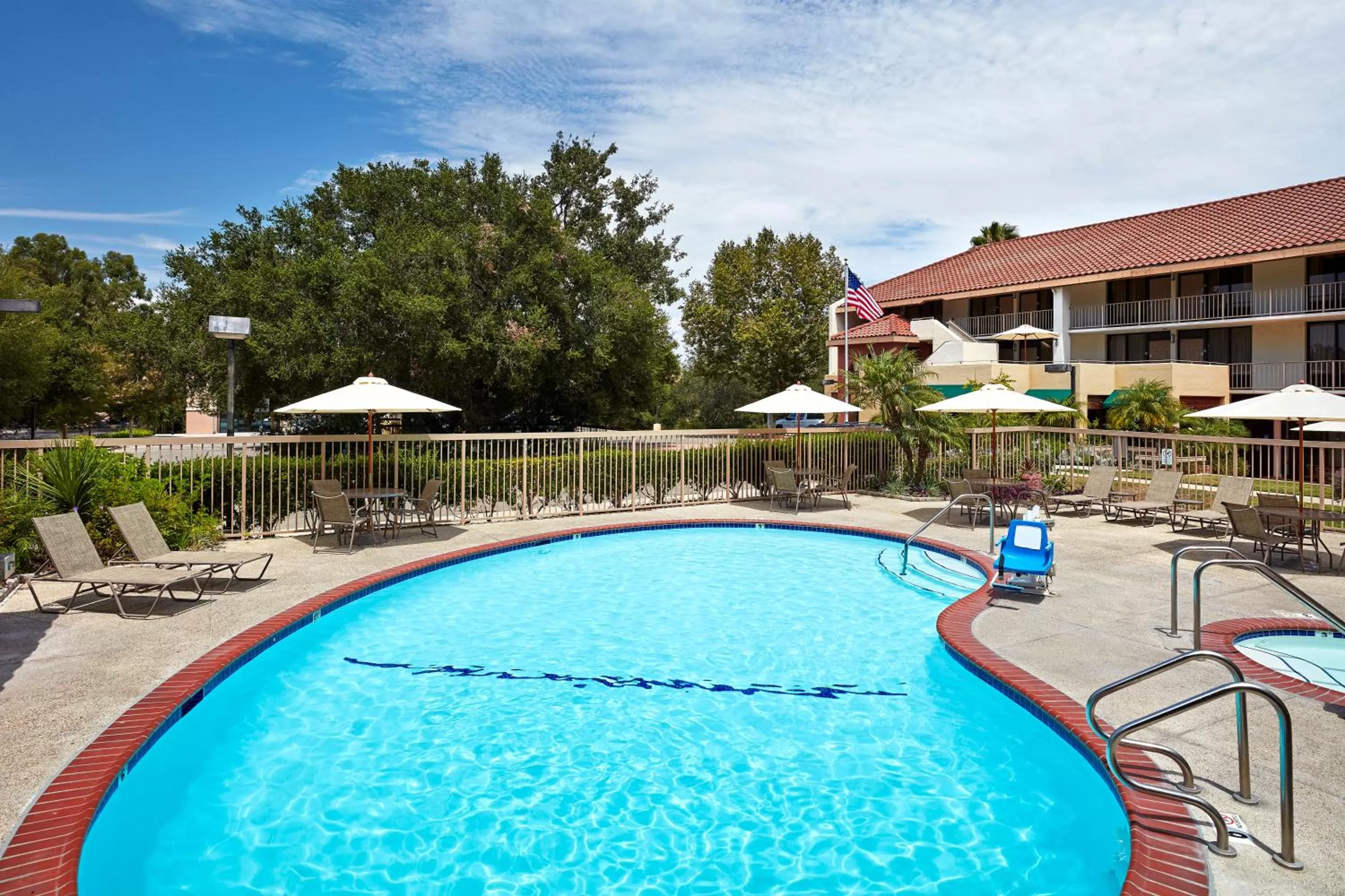 Swimming pool in La Quinta by Wyndham Thousand Oaks-Newbury Park