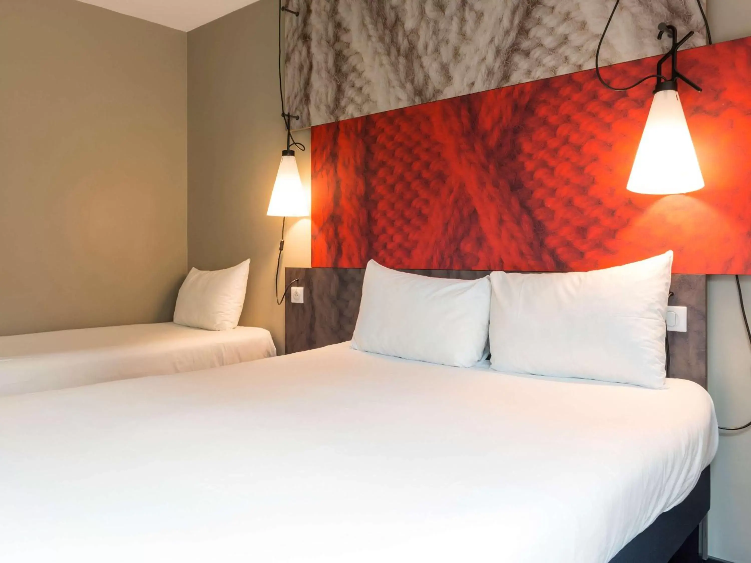 Bed in ibis Senlis