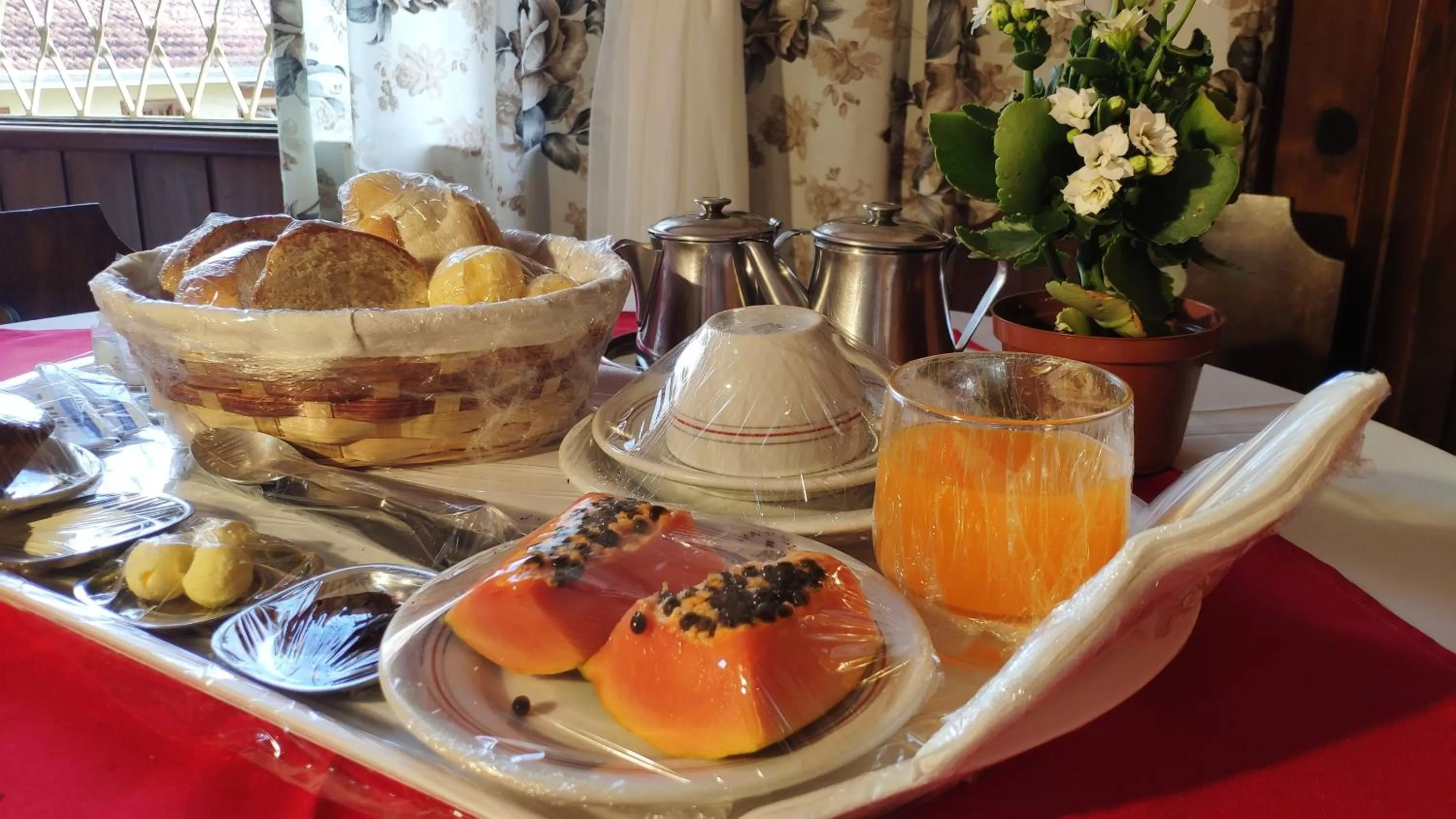 Breakfast in Pousada Curumi