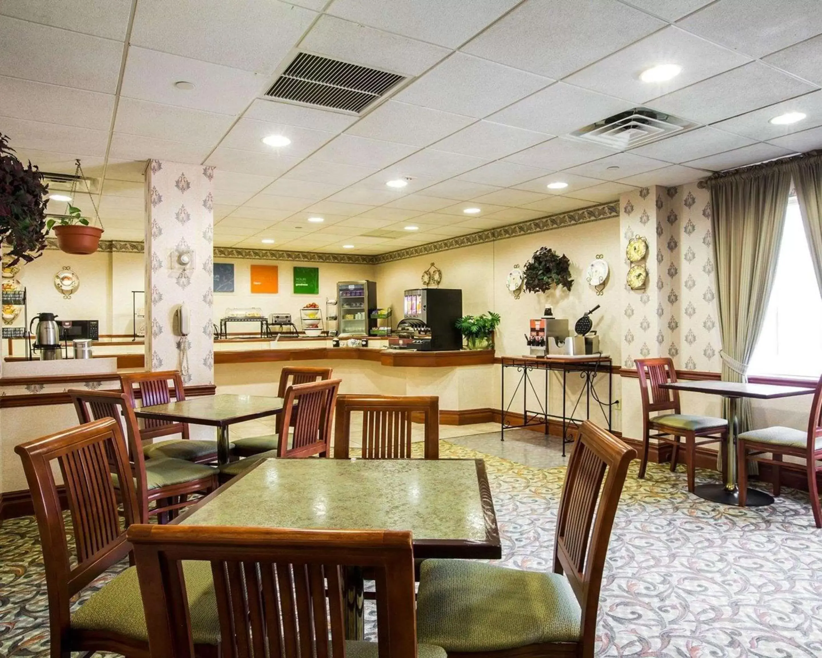 Restaurant/Places to Eat in Comfort Inn & Suites