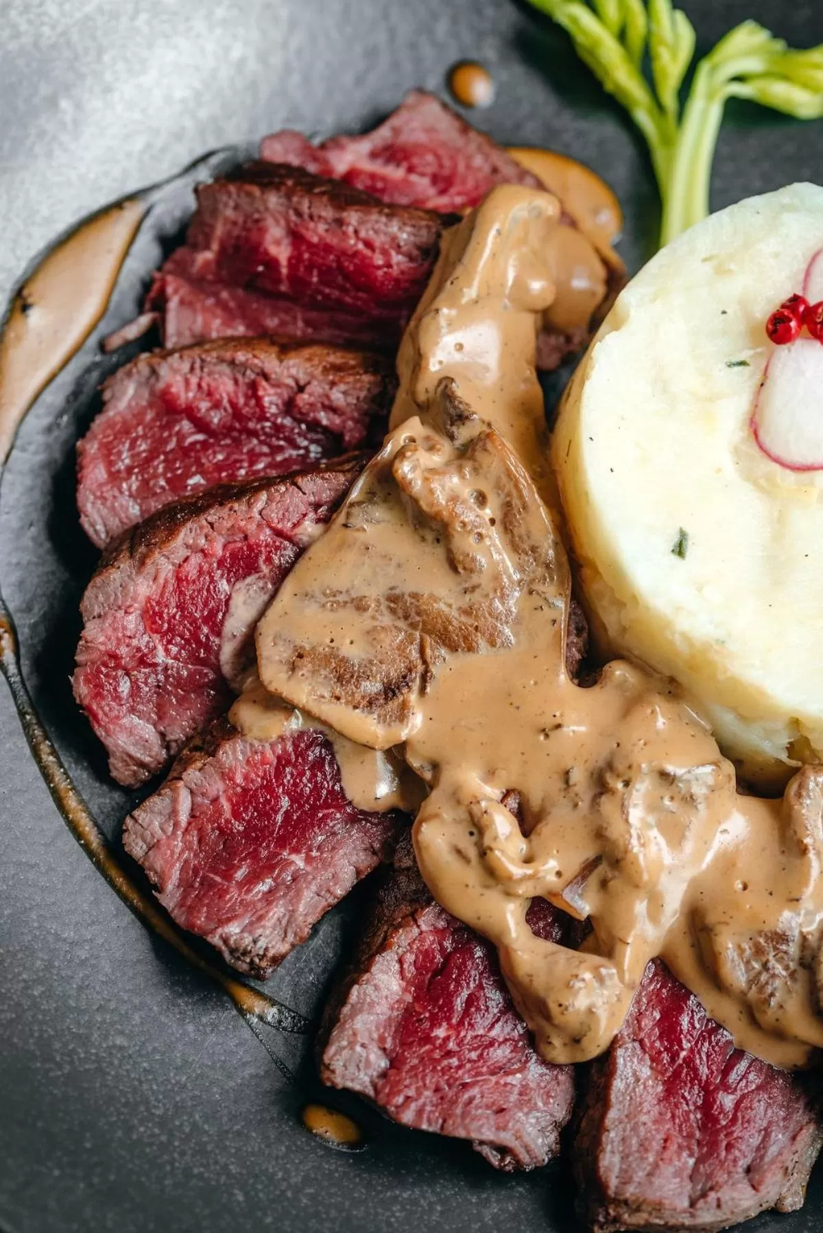 Restaurant/places to eat in Ambasador Hotel