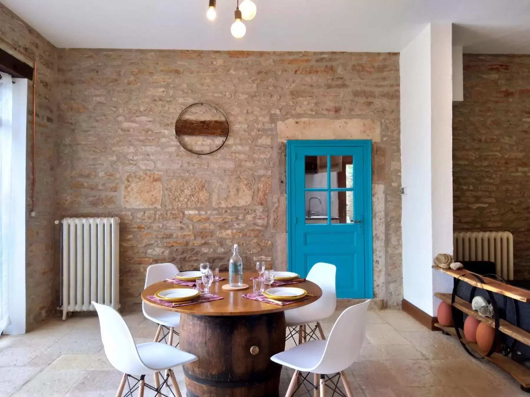 Dining Area in Jardin des Sens, la Rente d'Eguilly