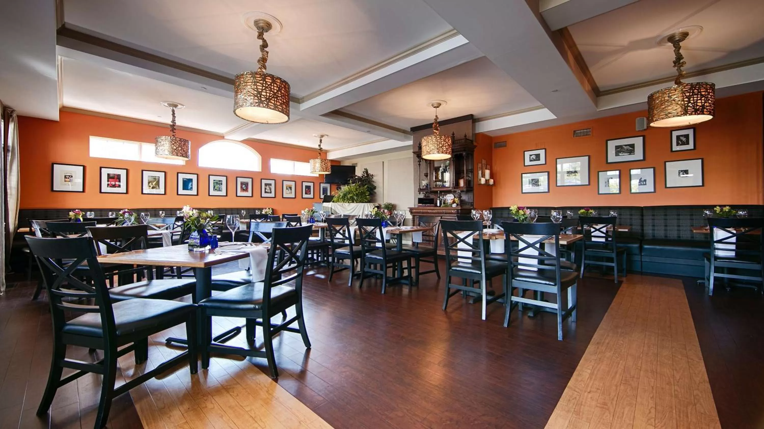 Restaurant/places to eat in Best Western Plus Mentor-Cleveland Northeast