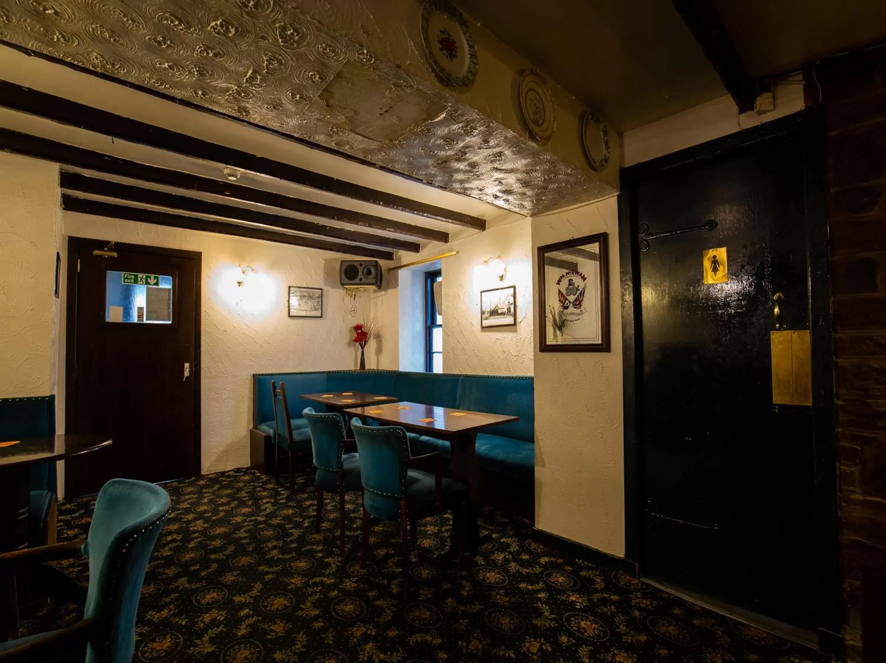 Lounge or bar in Longforgan Coaching Inn