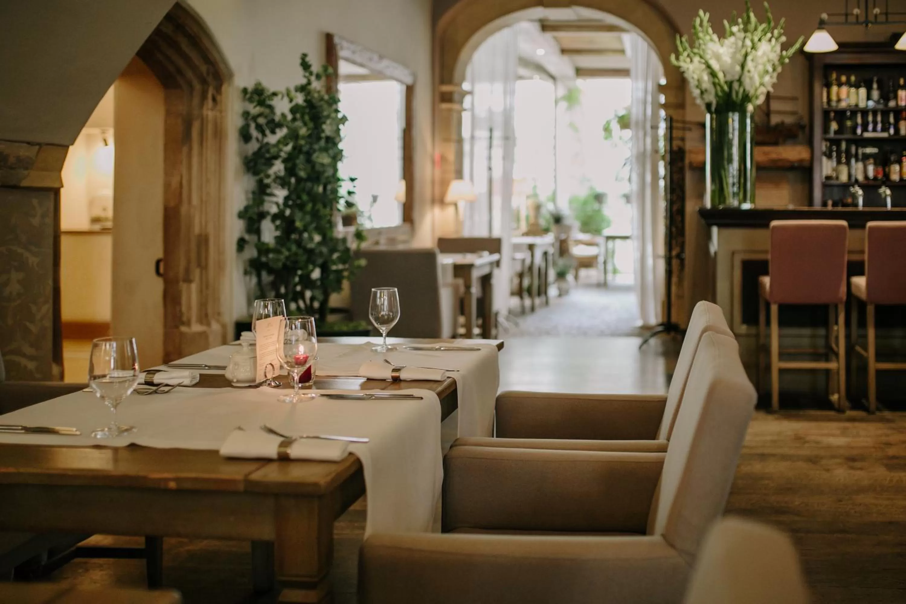 Restaurant/places to eat in Art Hotel