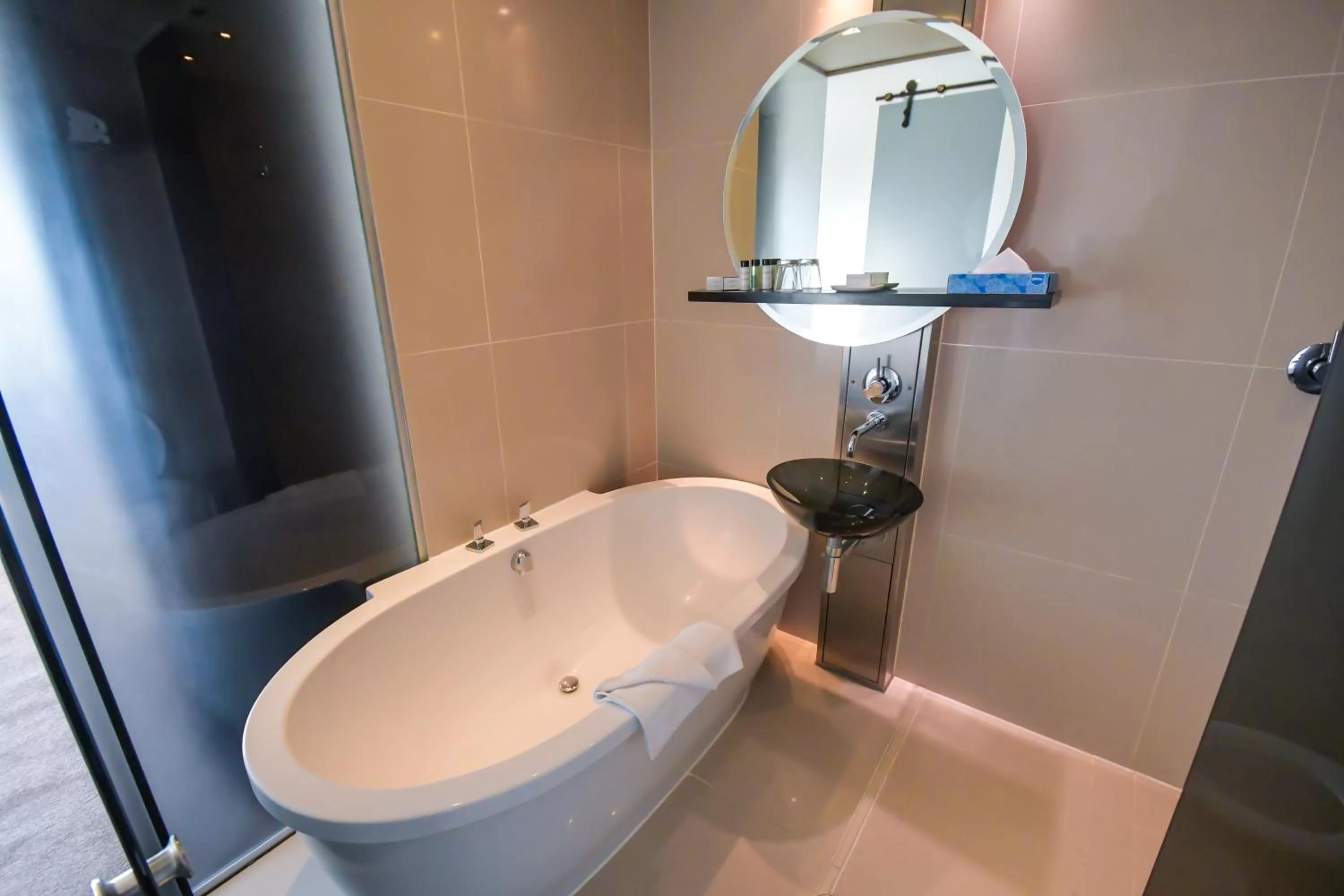 Bathroom in Colosseum Hotel