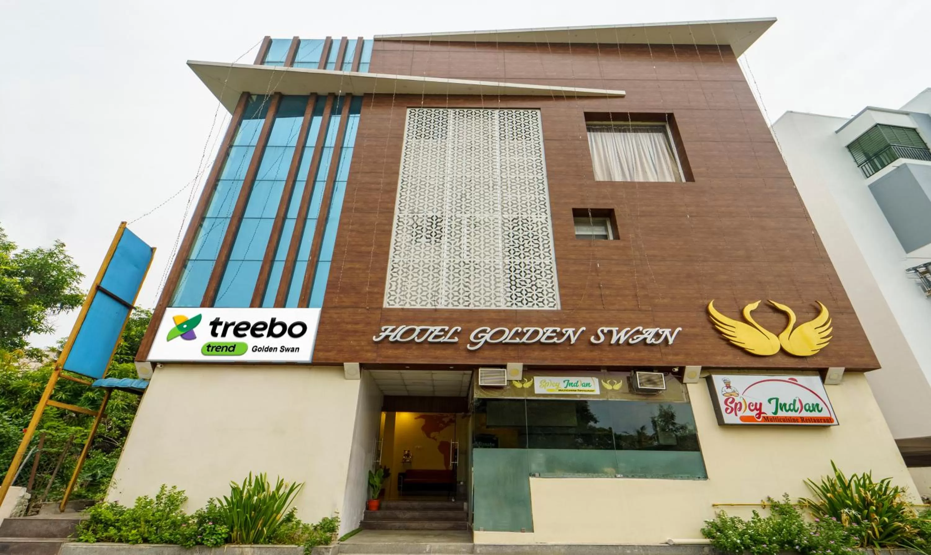 Facade/entrance in Treebo Golden Swan Tambaram