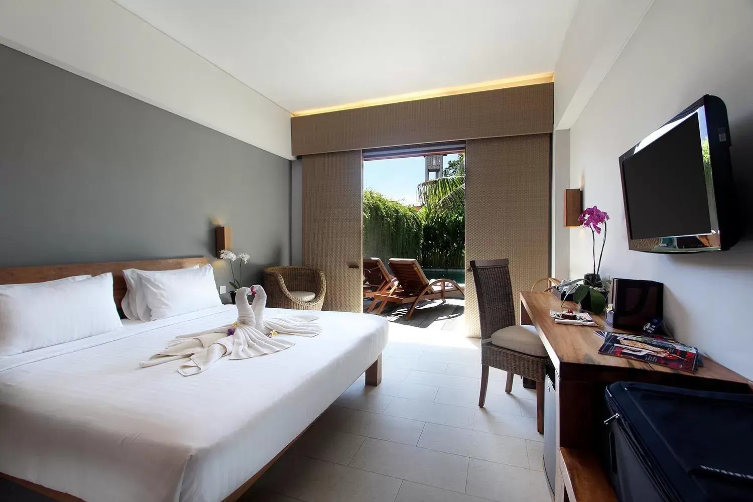 Bedroom, TV/Entertainment Center in THE 1O1 Bali Oasis Sanur