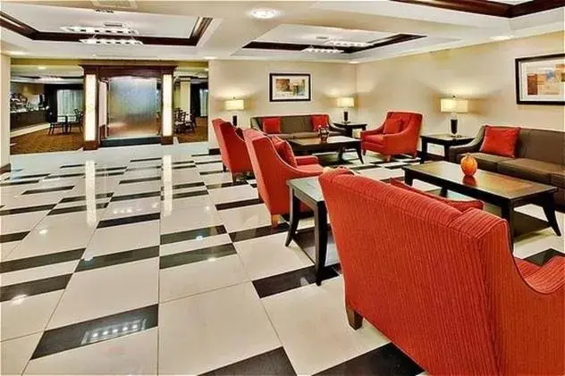 Lobby or reception in Holiday Inn Express Hotel & Suites Crawfordsville, an IHG Hotel