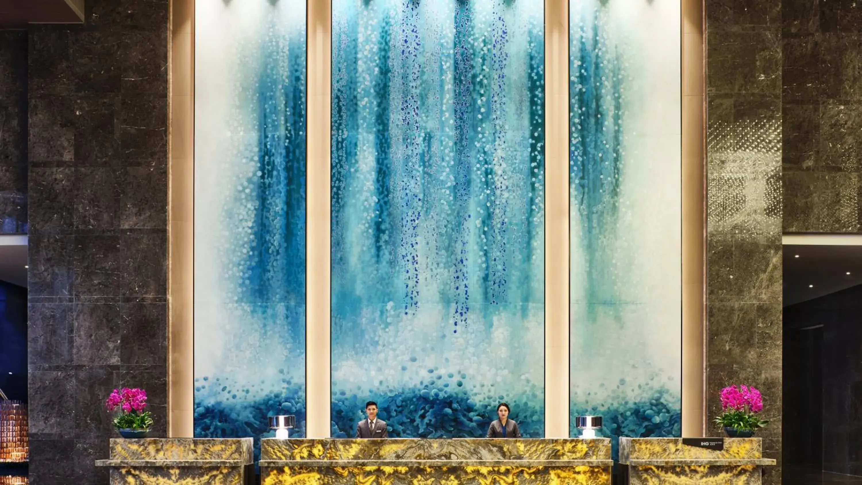 Property building in Crowne Plaza Wuhan Development Zone by IHG Property building in Crowne Plaza Wuhan Development Zone by IHG